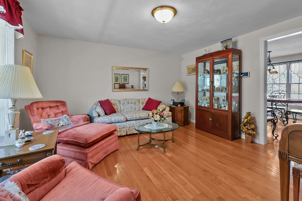 Attleboro, Massachusetts, 02703, United States, 4 Bedrooms Bedrooms, ,4 BathroomsBathrooms,Residential,For Sale,1880500