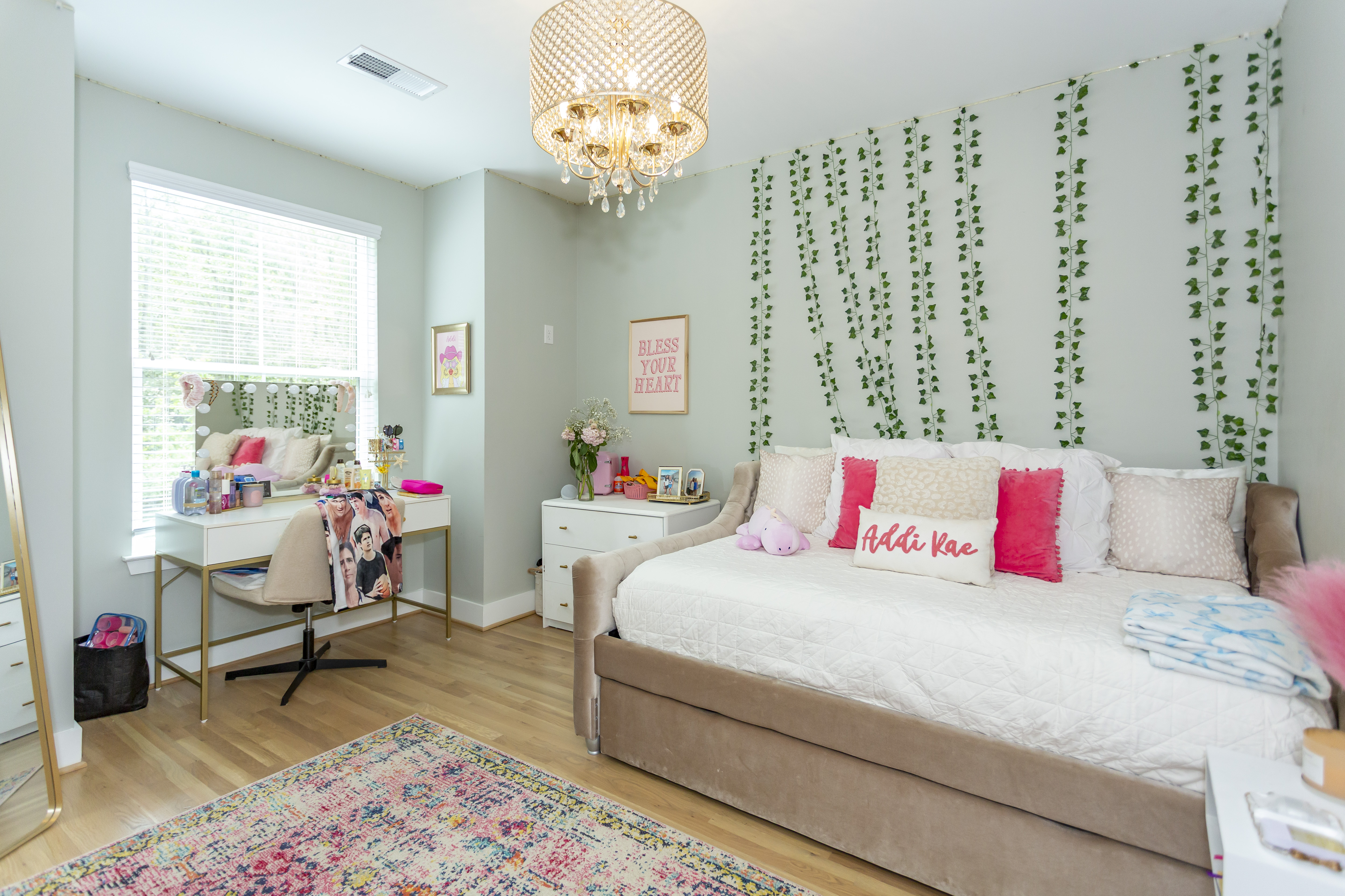 Helena, Alabama, 35080, United States, 5 Bedrooms Bedrooms, ,5 BathroomsBathrooms,Residential,For Sale,1979427