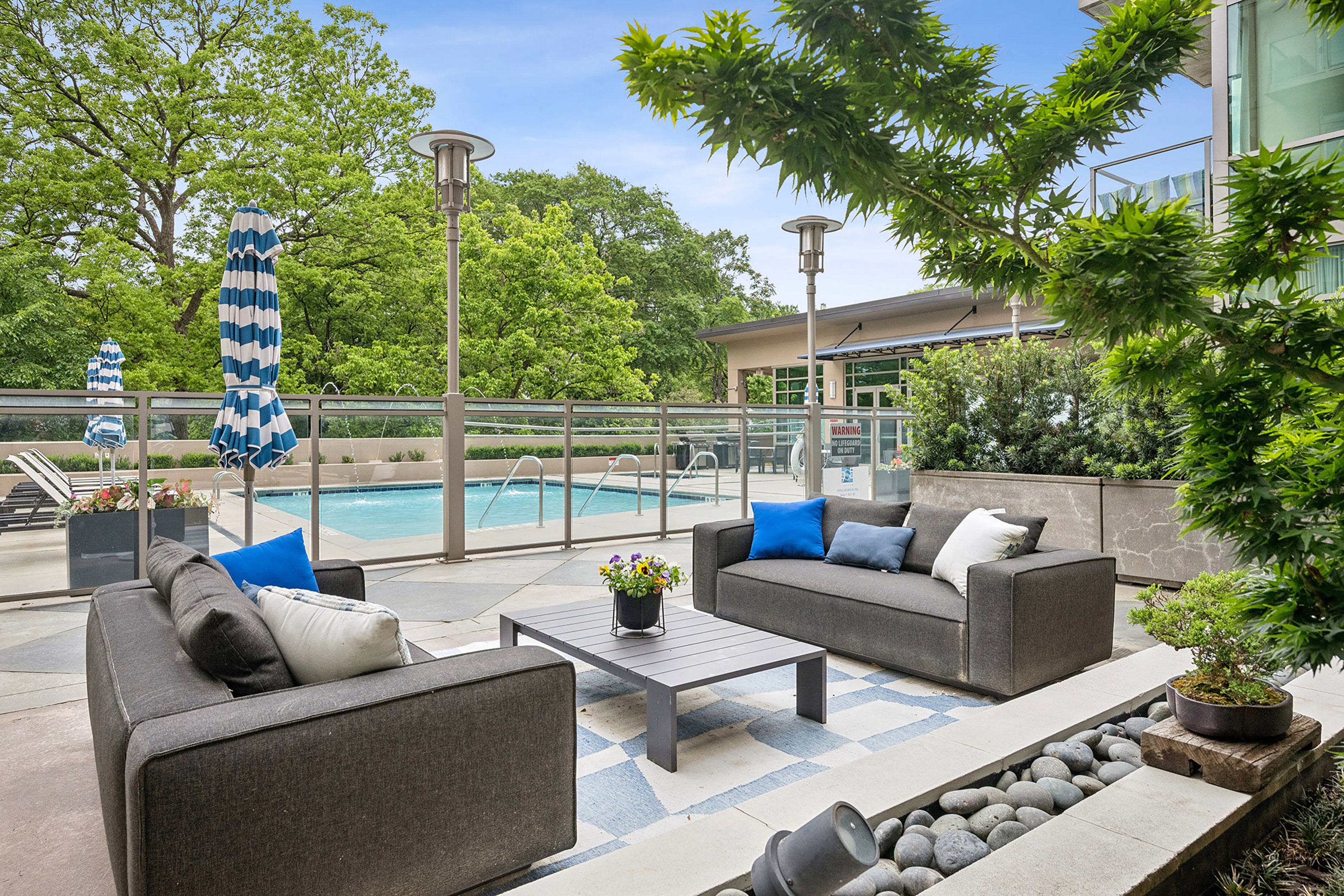  Large One Bedroom Condo in Fantastic Midtown Location - 物件實景