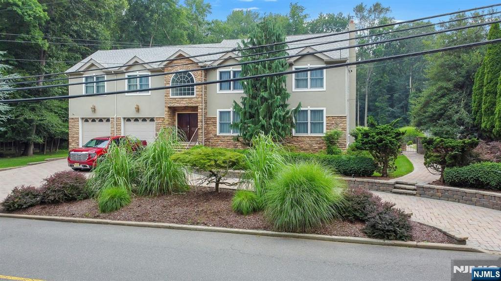 Old Tappan, New Jersey, 07675, United States, 4 Bedrooms Bedrooms, ,3 BathroomsBathrooms,Residential,For Sale,1906748