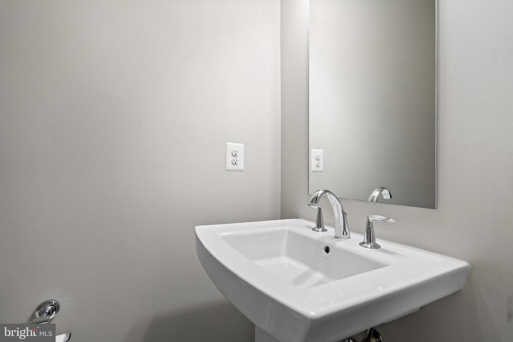 Brambleton, Virginia, 20148, United States, 3 Bedrooms Bedrooms, ,5 BathroomsBathrooms,Residential,For Sale,2005795