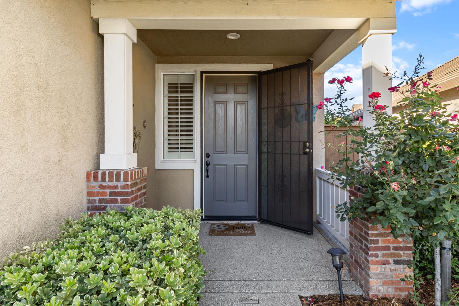 Elk Grove, California, 95757, United States, 2 Bedrooms Bedrooms, ,2 BathroomsBathrooms,Residential,For Sale,1989569