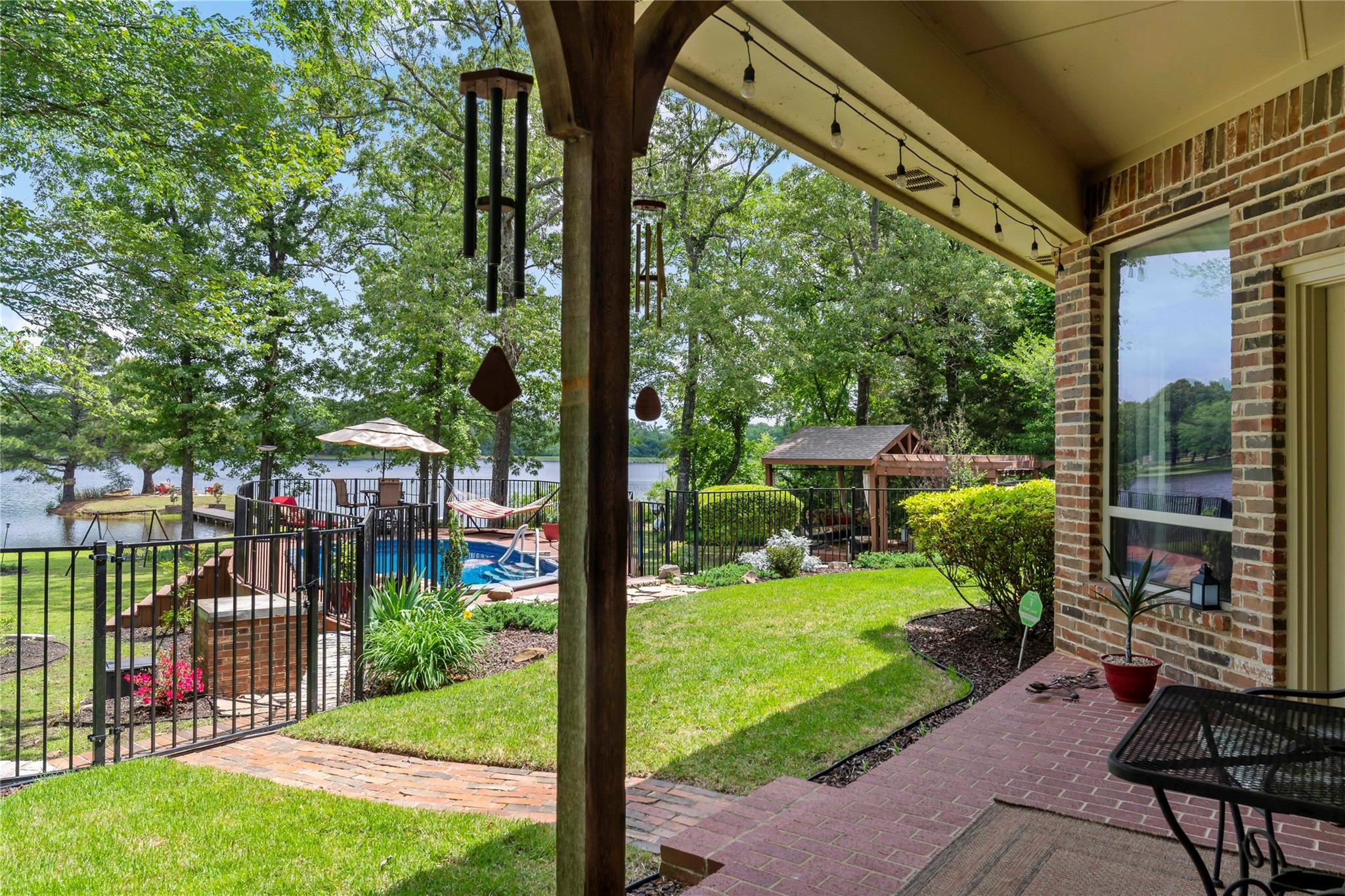 Powderly, Texas, 75473, United States, 5 Bedrooms Bedrooms, ,5 BathroomsBathrooms,Residential,For Sale,2024078