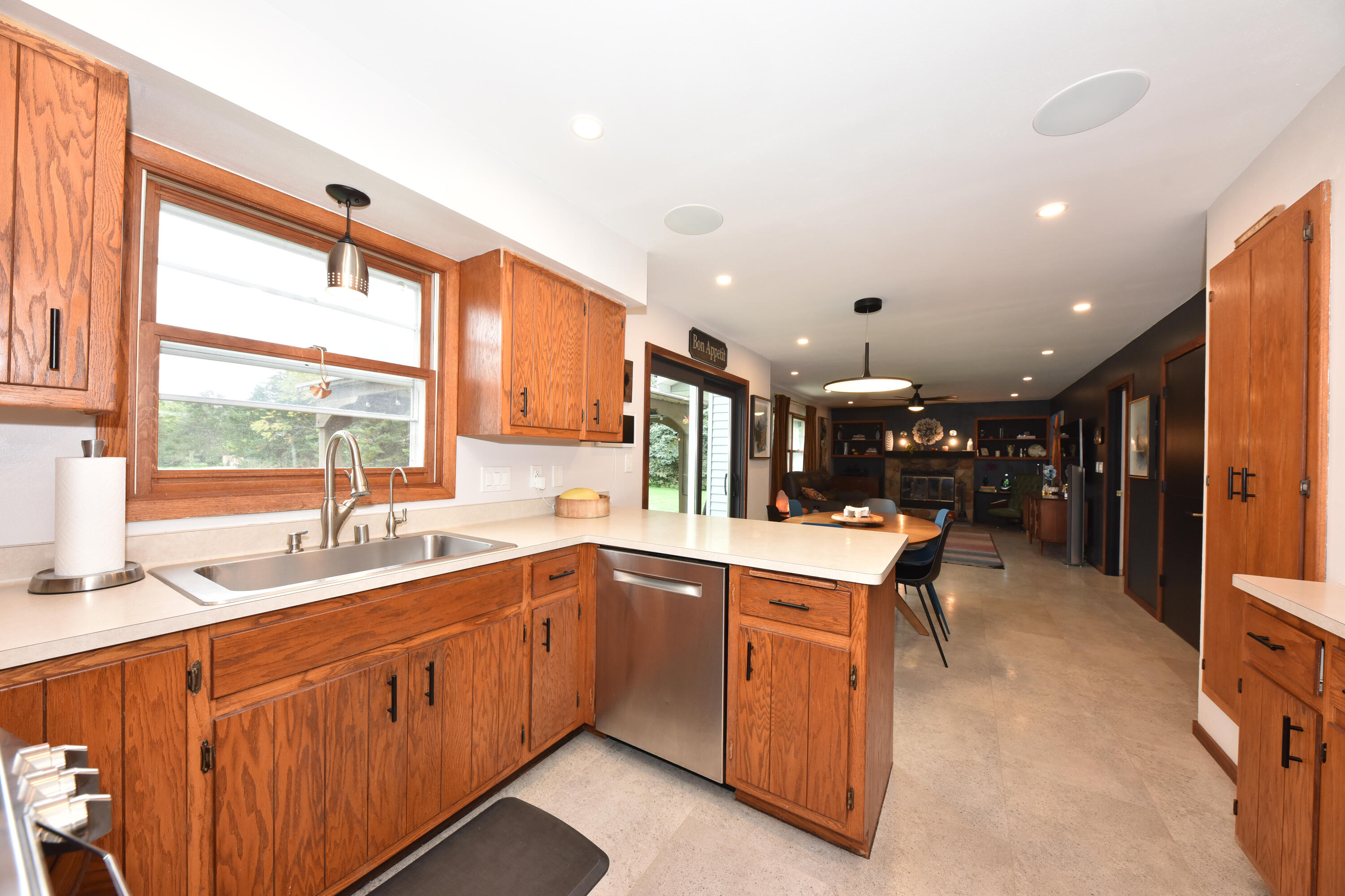 Merton, Wisconsin, 53066, United States, 4 Bedrooms Bedrooms, ,3 BathroomsBathrooms,Residential,For Sale,1987877