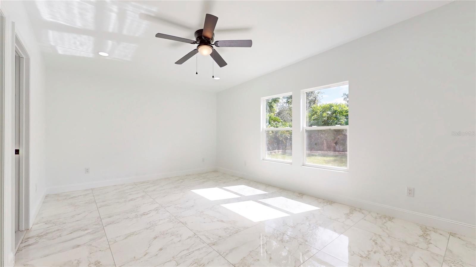 ORLANDO, Florida, 32806, United States, 4 Bedrooms Bedrooms, ,3 BathroomsBathrooms,Residential,For Sale,1879831