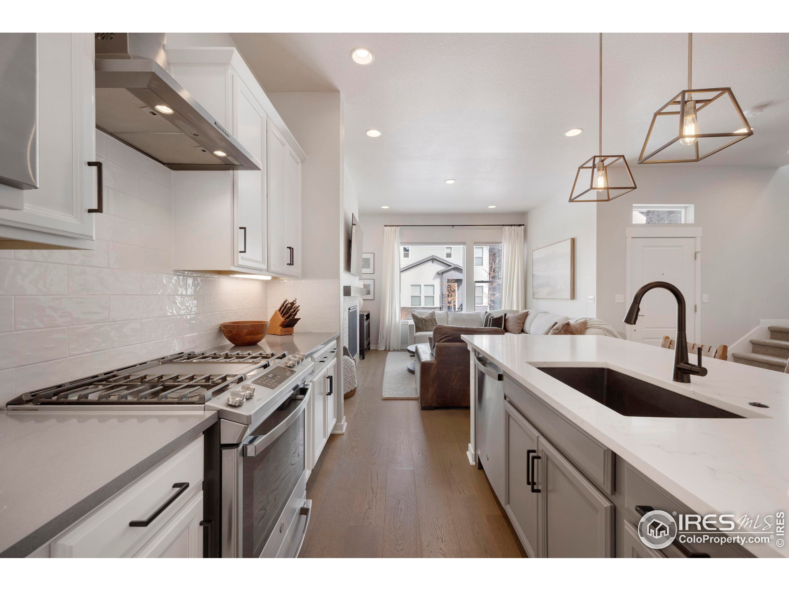 Broomfield, Colorado, 80023, United States, 3 Bedrooms Bedrooms, ,3 BathroomsBathrooms,Residential,For Sale,1805033