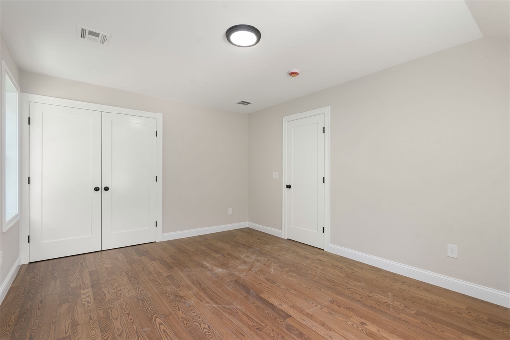 Worcester, Massachusetts, 01606, United States, 3 Bedrooms Bedrooms, ,3 BathroomsBathrooms,Residential,For Sale,1905878