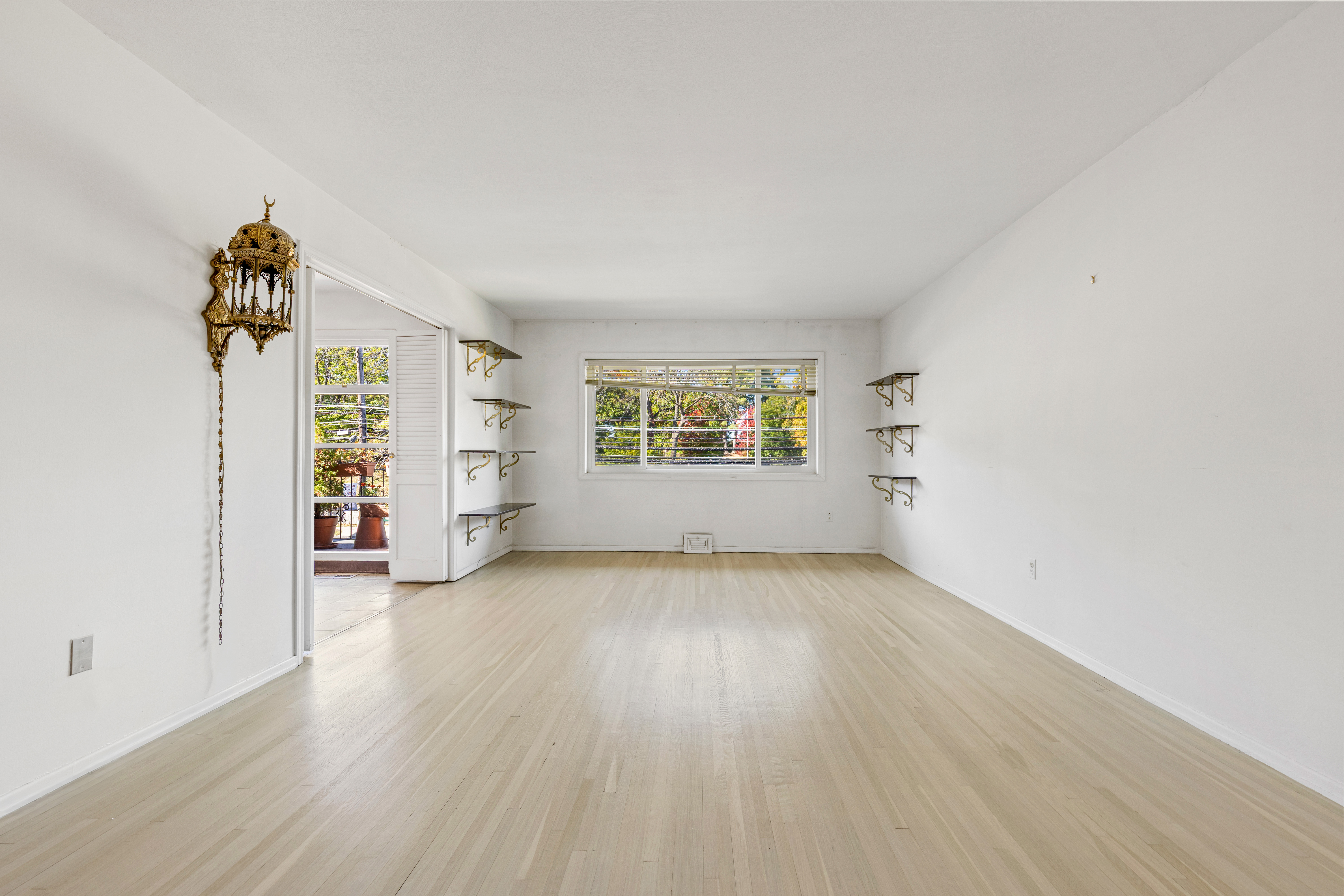  904 N Broadway - 物件實景