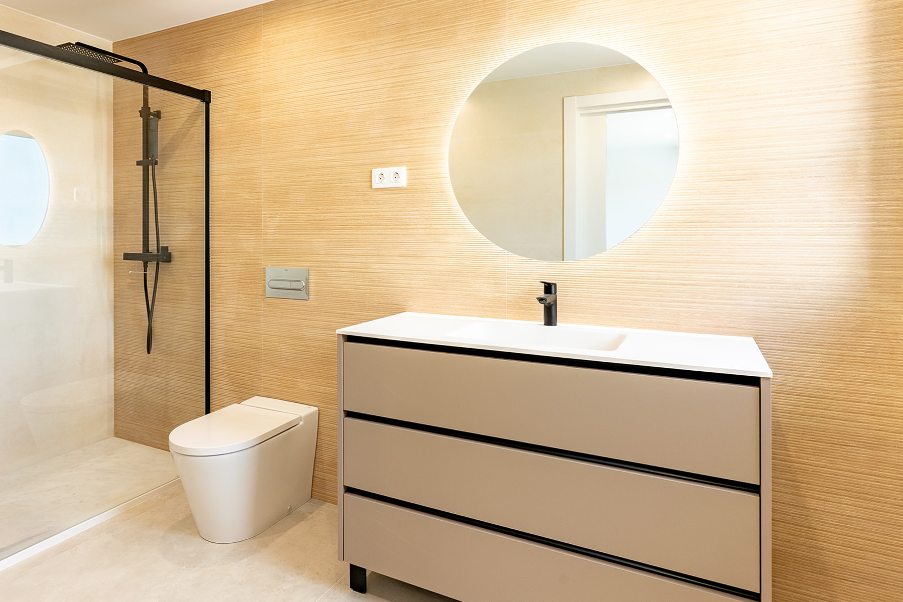  Contemporary villa with sea views in Aragai, Vilanova i la Geltrú - 物件實景
