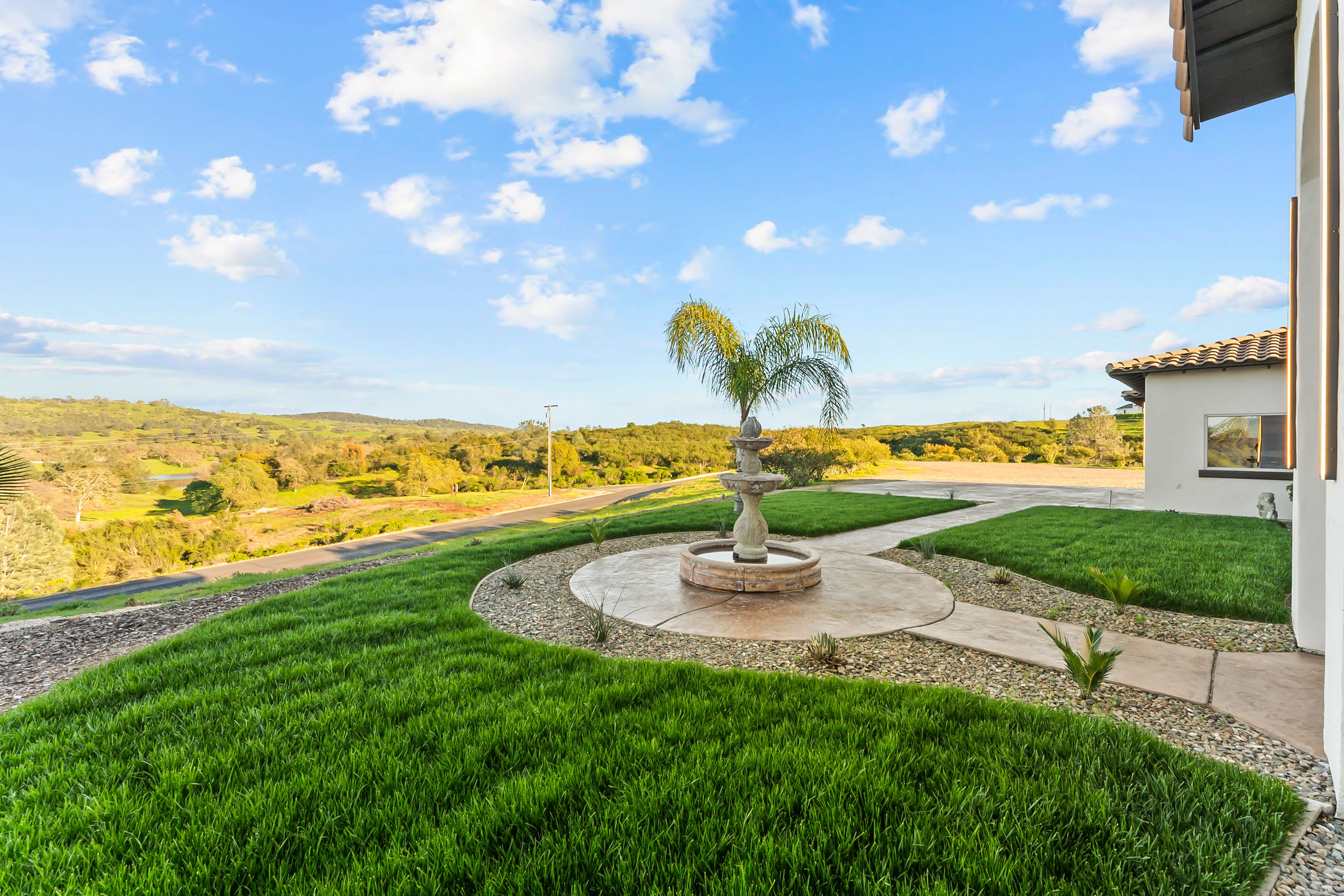  40 Acres - Big Views - Renovated Home - 物件實景