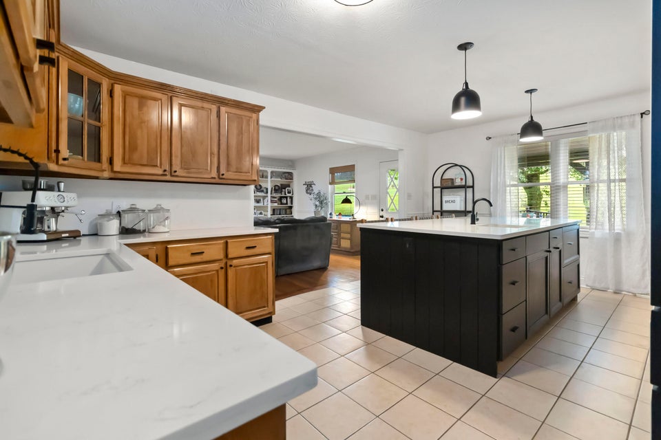 Somerset, Kentucky, 42503, United States, 4 Bedrooms Bedrooms, ,3 BathroomsBathrooms,Residential,For Sale,1938431