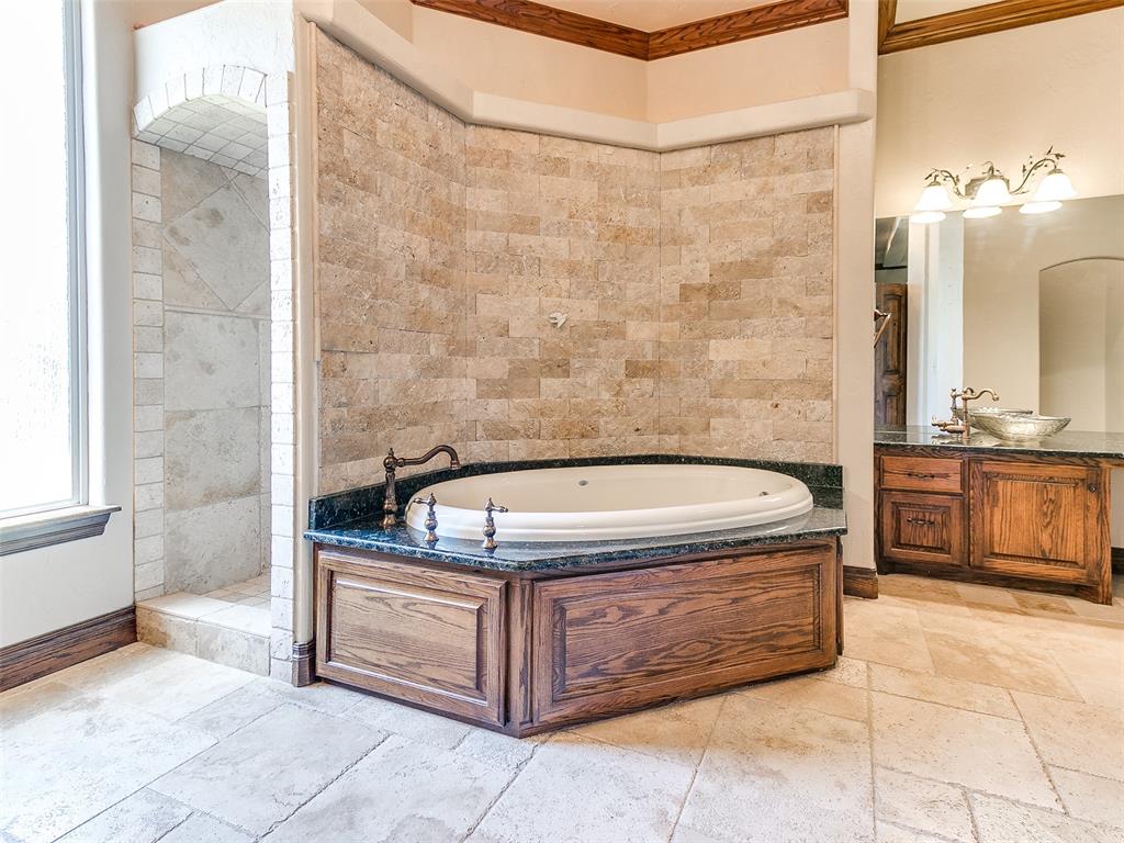 Choctaw, Oklahoma, 73020, United States, 4 Bedrooms Bedrooms, ,5 BathroomsBathrooms,Residential,For Sale,1978784