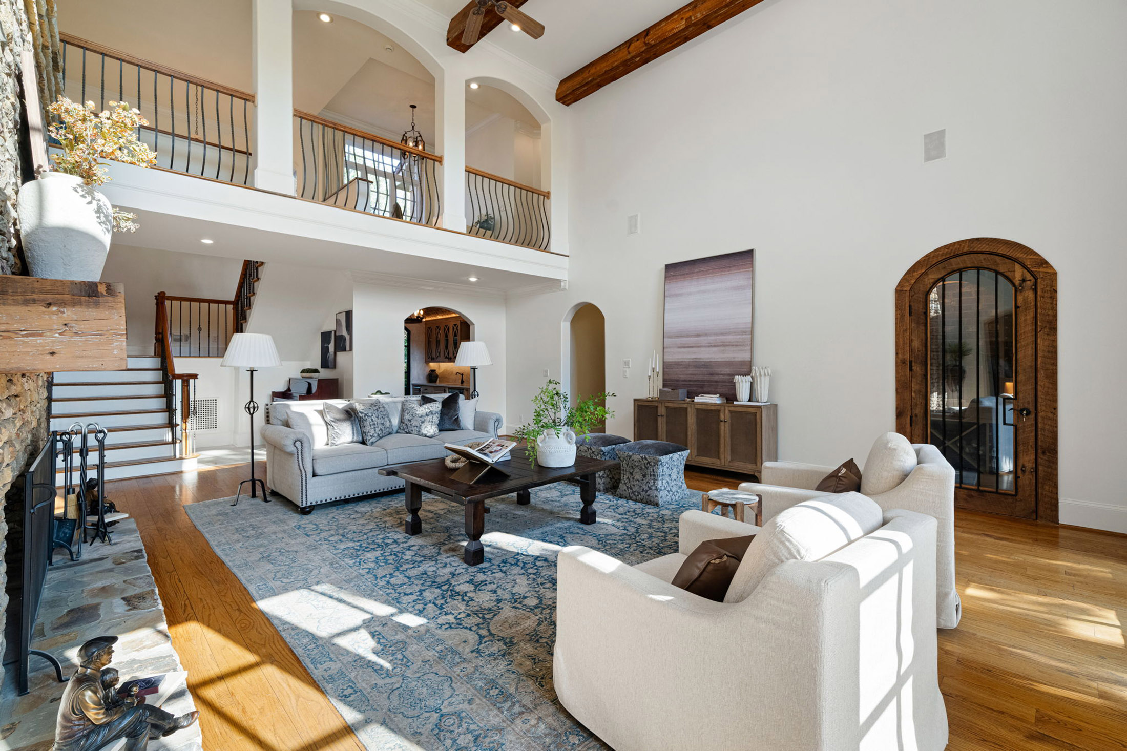  Remarkable Spanish-style Estate on 3.8+/- Private Acres - 物件實景