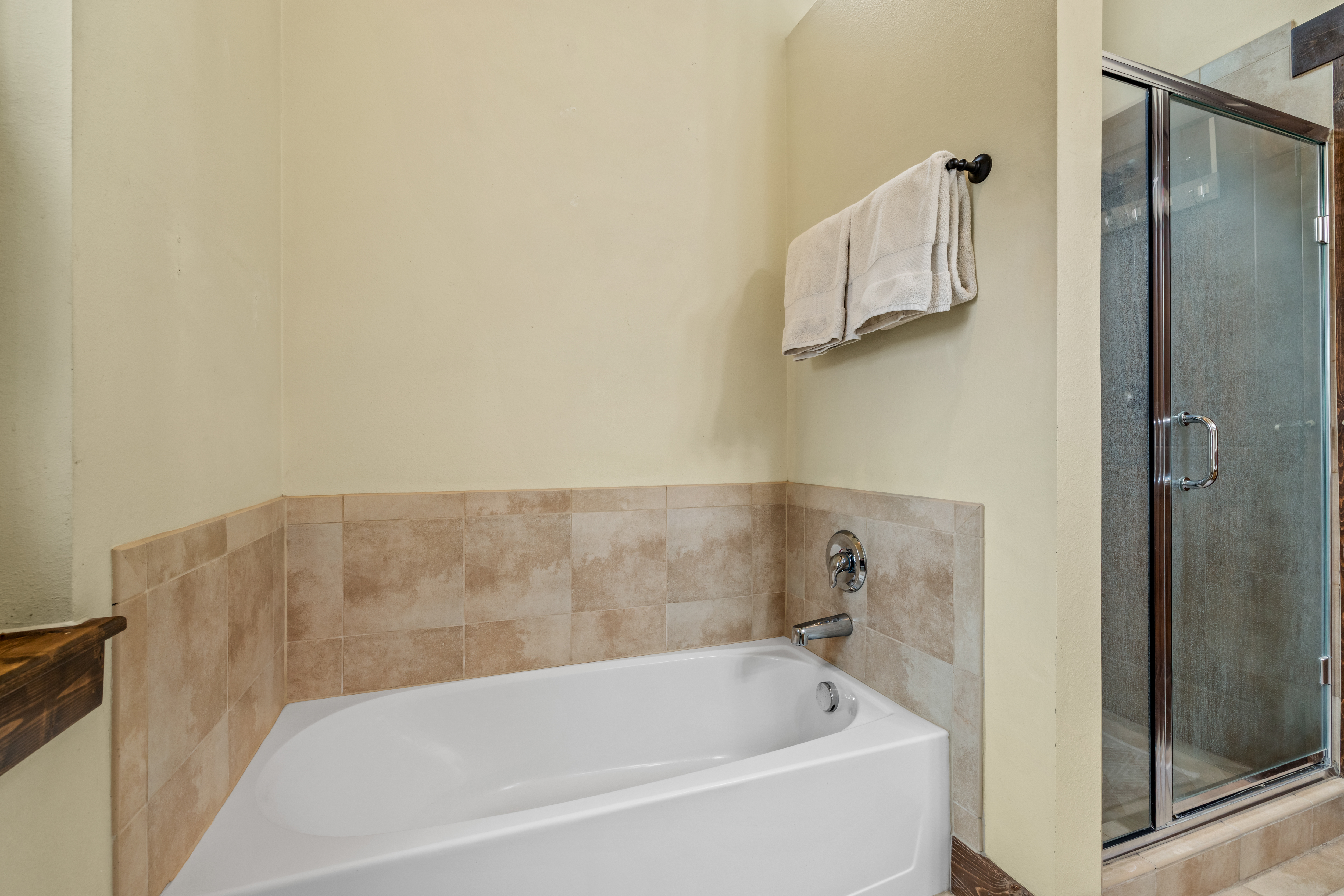  Updated Red Hawk Home w/ Spacious Layout - 物件實景