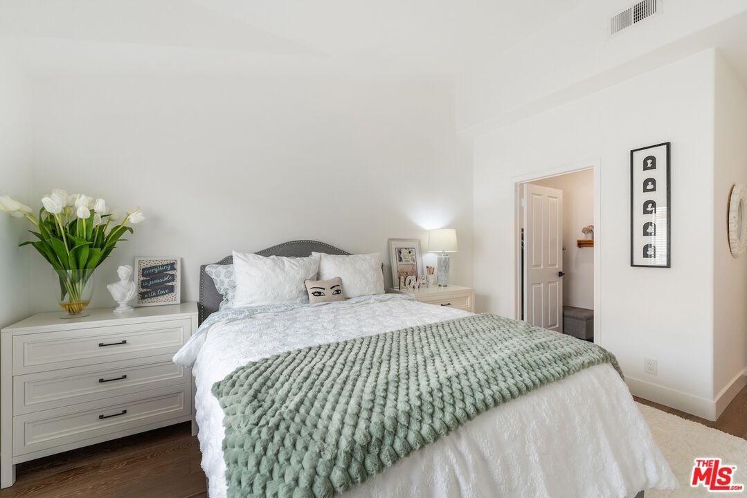 Malibu, California, 90265, United States, 3 Bedrooms Bedrooms, ,3 BathroomsBathrooms,Residential,For Sale,1850176