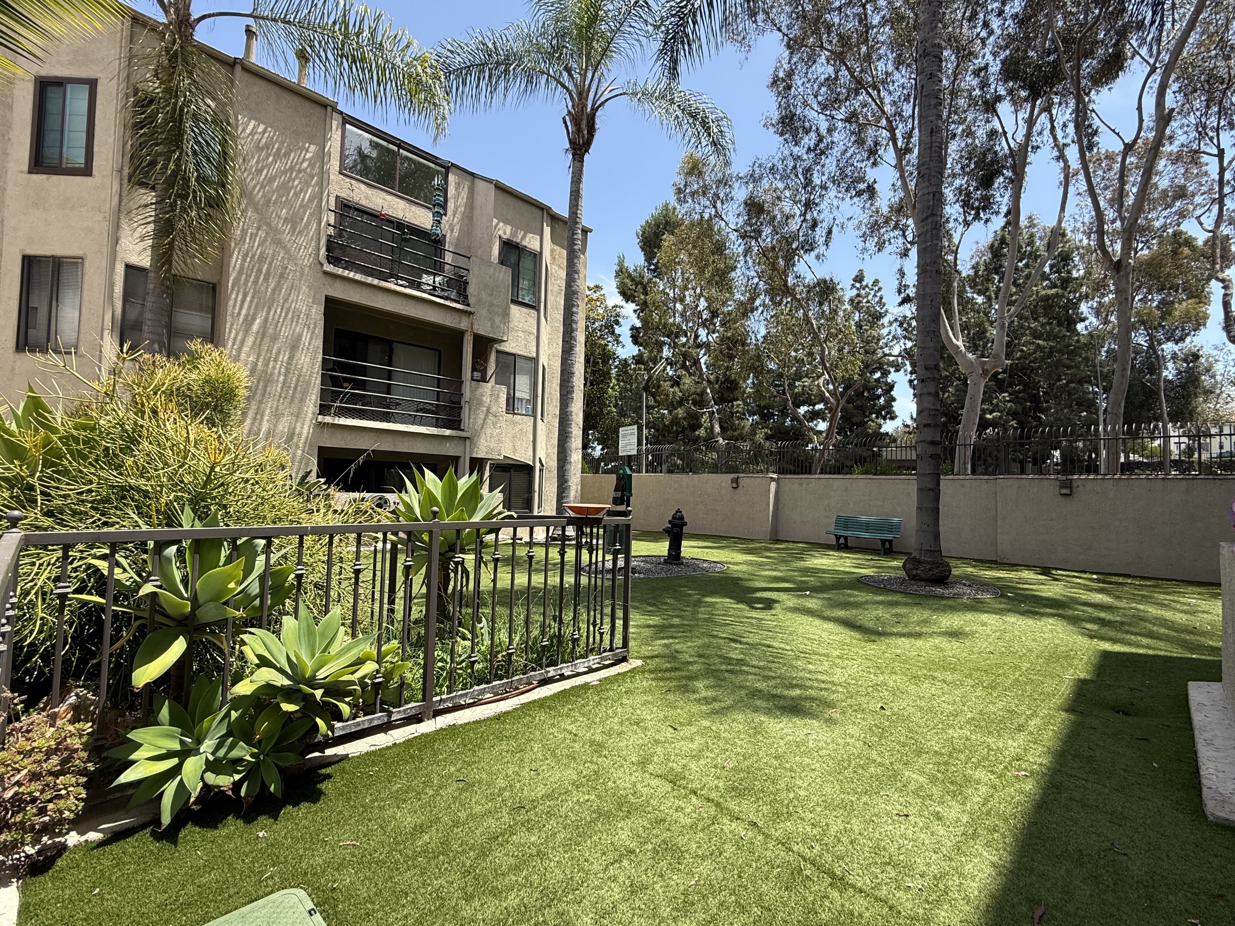 Long Beach, California, 90815, United States, 2 Bedrooms Bedrooms, ,2 BathroomsBathrooms,Residential,For Sale,1830564
