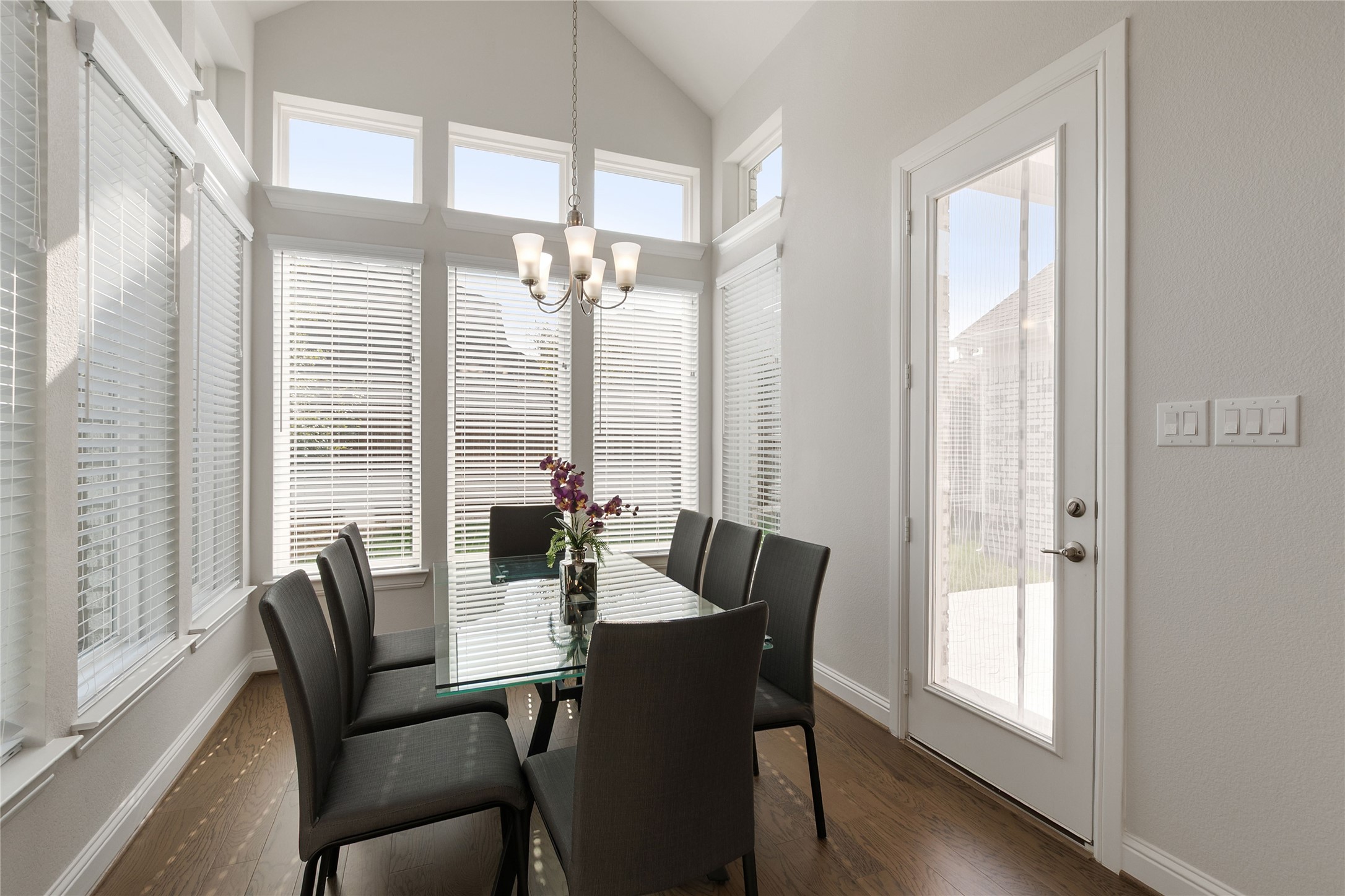 Fort Worth, Texas, 76262, United States, 5 Bedrooms Bedrooms, ,4 BathroomsBathrooms,Residential,For Sale,1917632