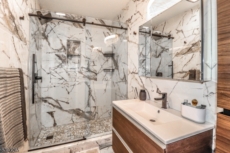 Sayreville Boro, New Jersey, 08859, United States, 2 Bedrooms Bedrooms, ,3 BathroomsBathrooms,Residential,For Sale,1962981