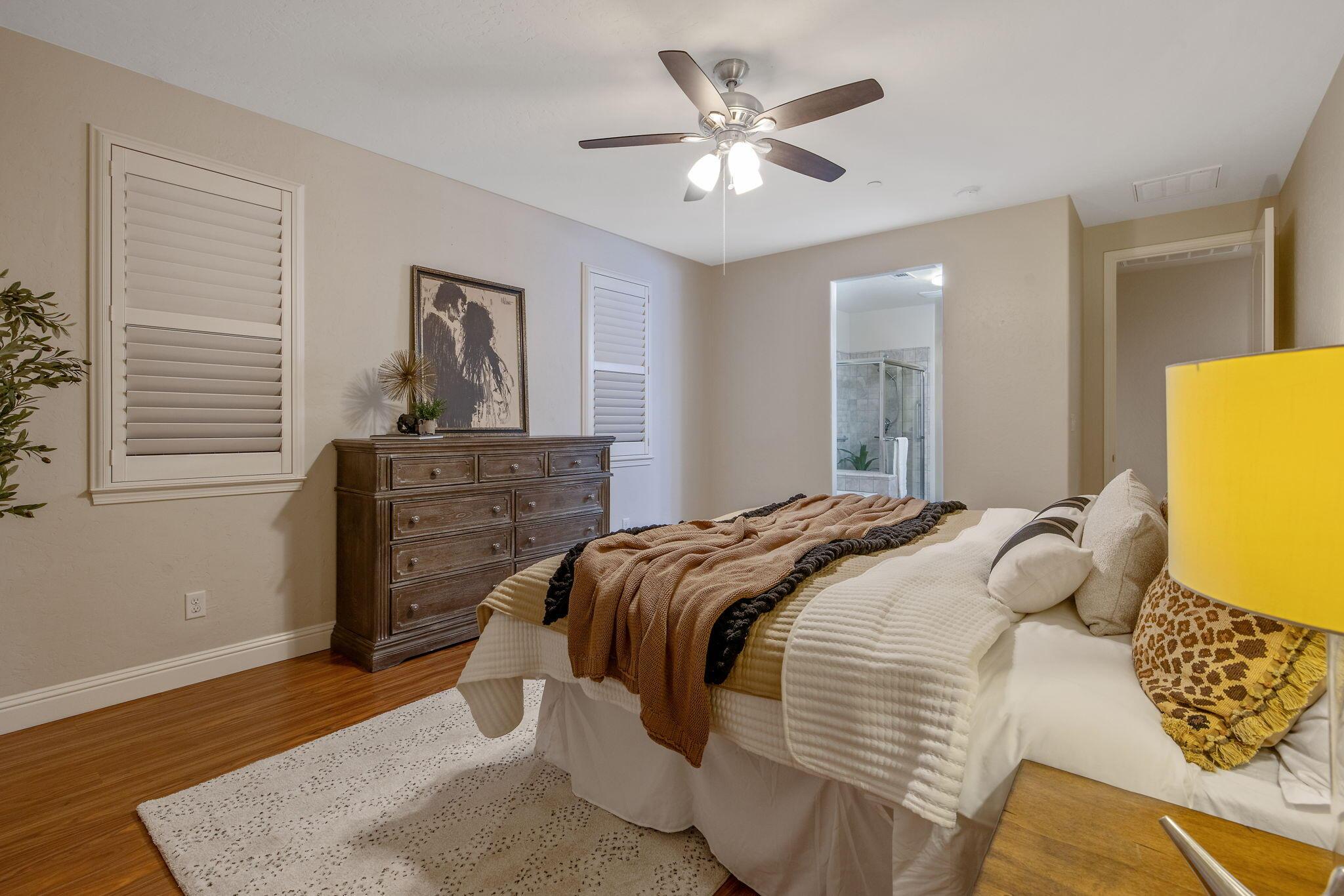 Visalia, California, 93277, United States, 3 Bedrooms Bedrooms, ,2 BathroomsBathrooms,Residential,For Sale,1937034