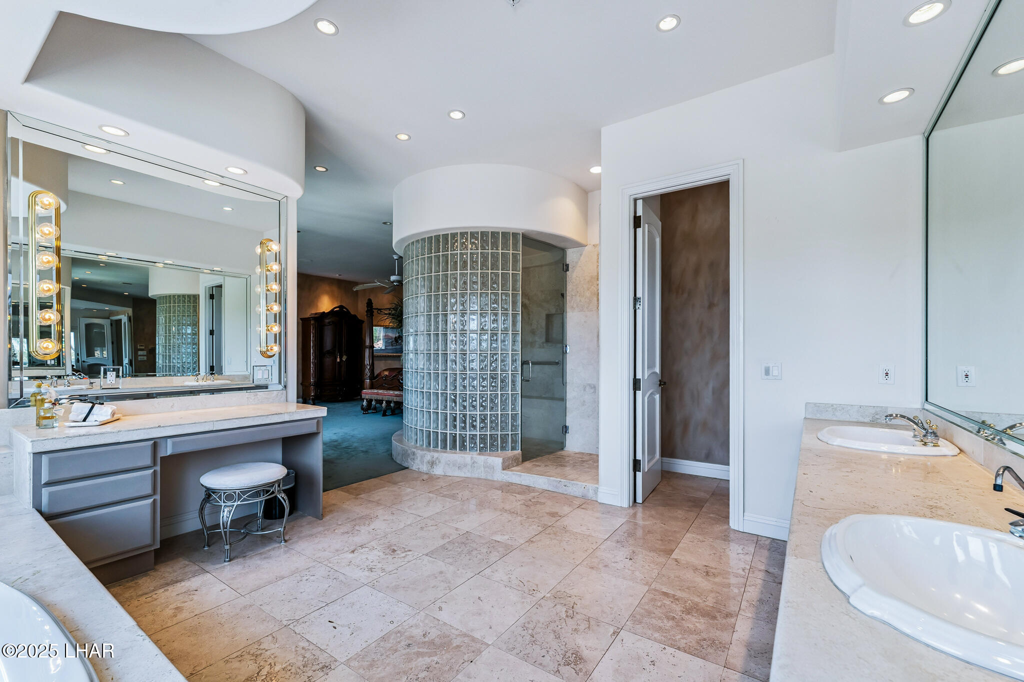 Lake Havasu City, Arizona, 86406, United States, 4 Bedrooms Bedrooms, ,2 BathroomsBathrooms,Residential,For Sale,1901337