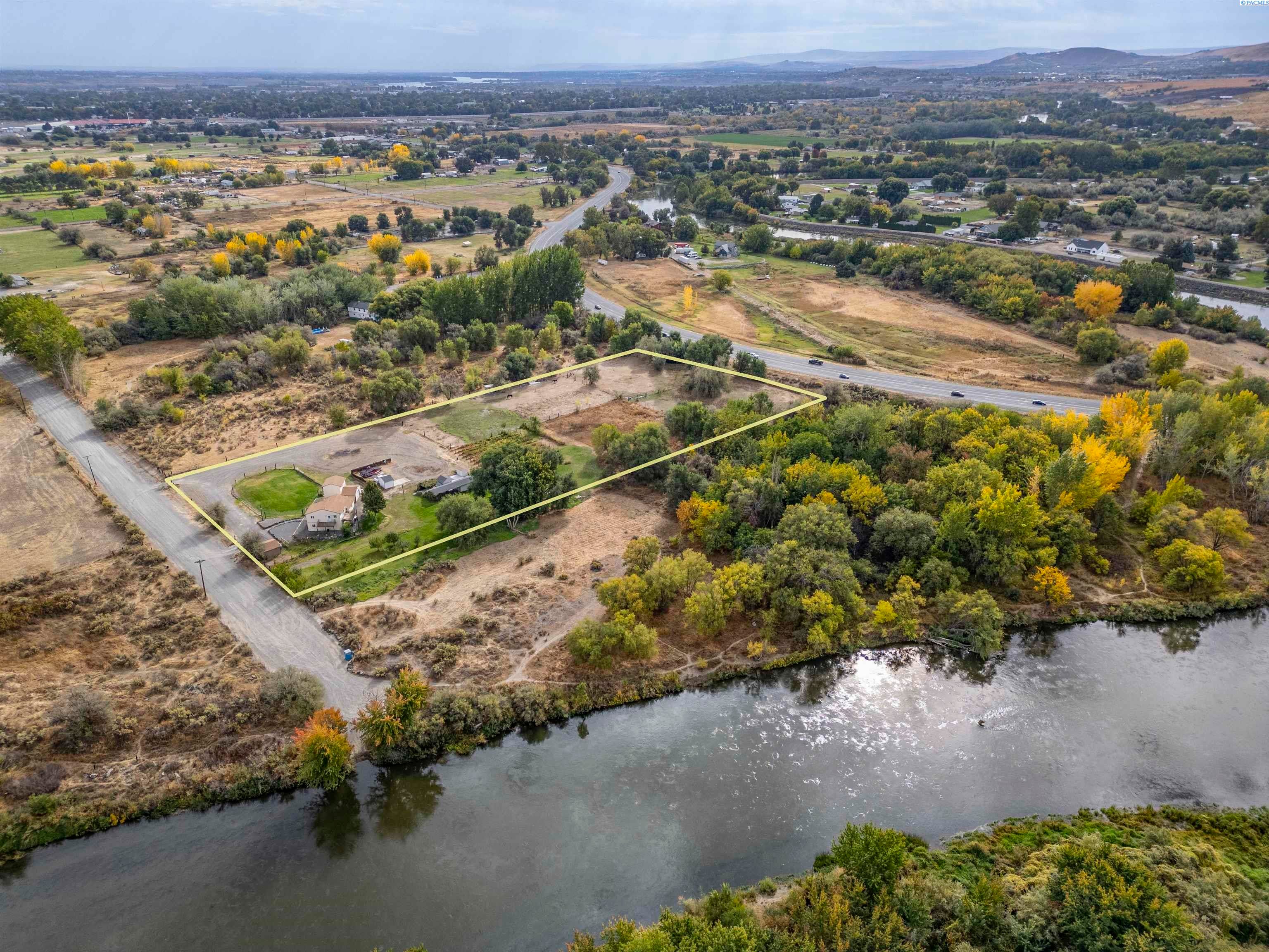 Richland, Washington, 99354, United States, 3 Bedrooms Bedrooms, ,2 BathroomsBathrooms,Residential,For Sale,1978459