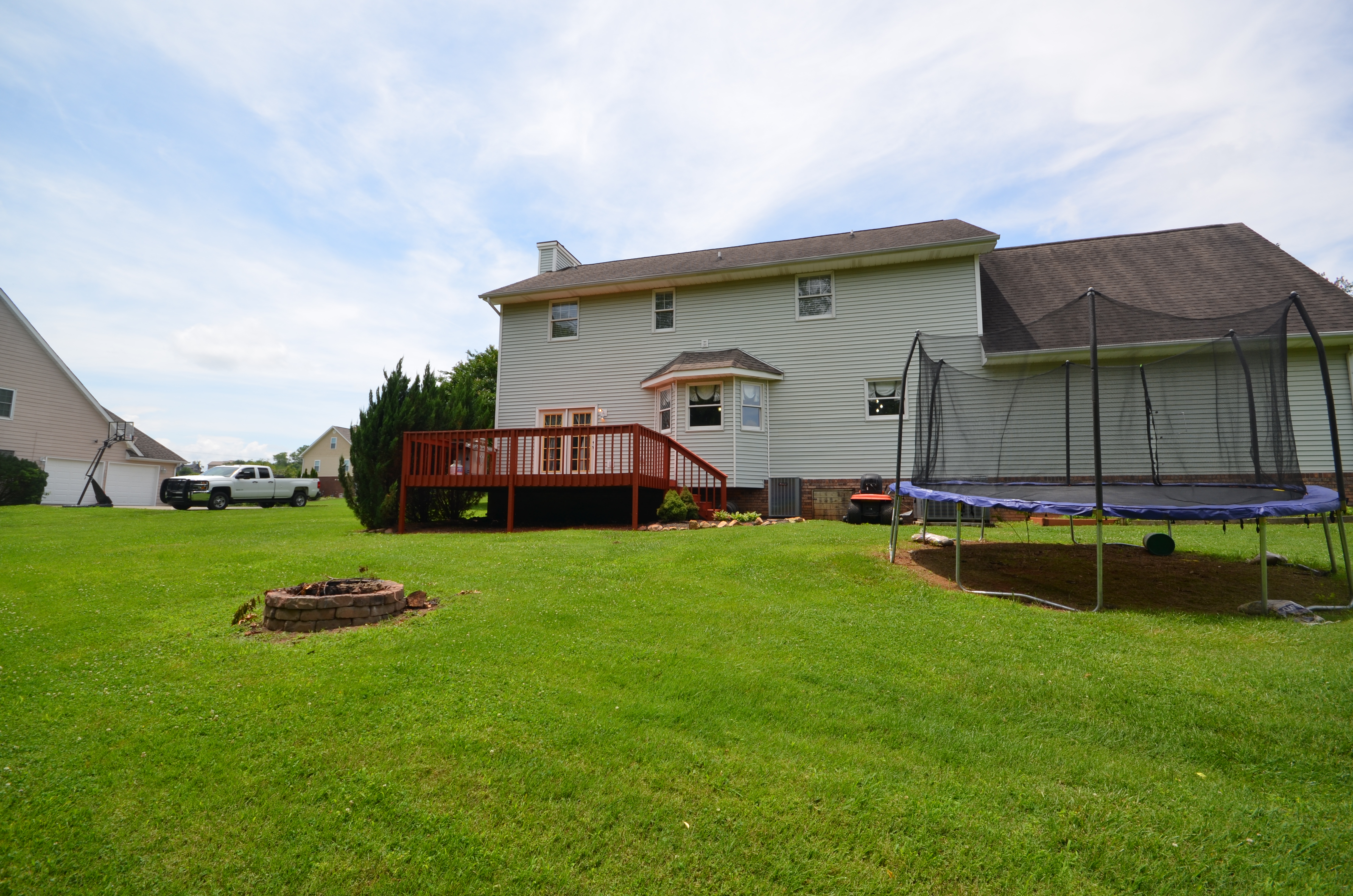 Kodak, Tennessee, 37764, United States, 4 Bedrooms Bedrooms, ,3 BathroomsBathrooms,Residential,For Sale,1887737