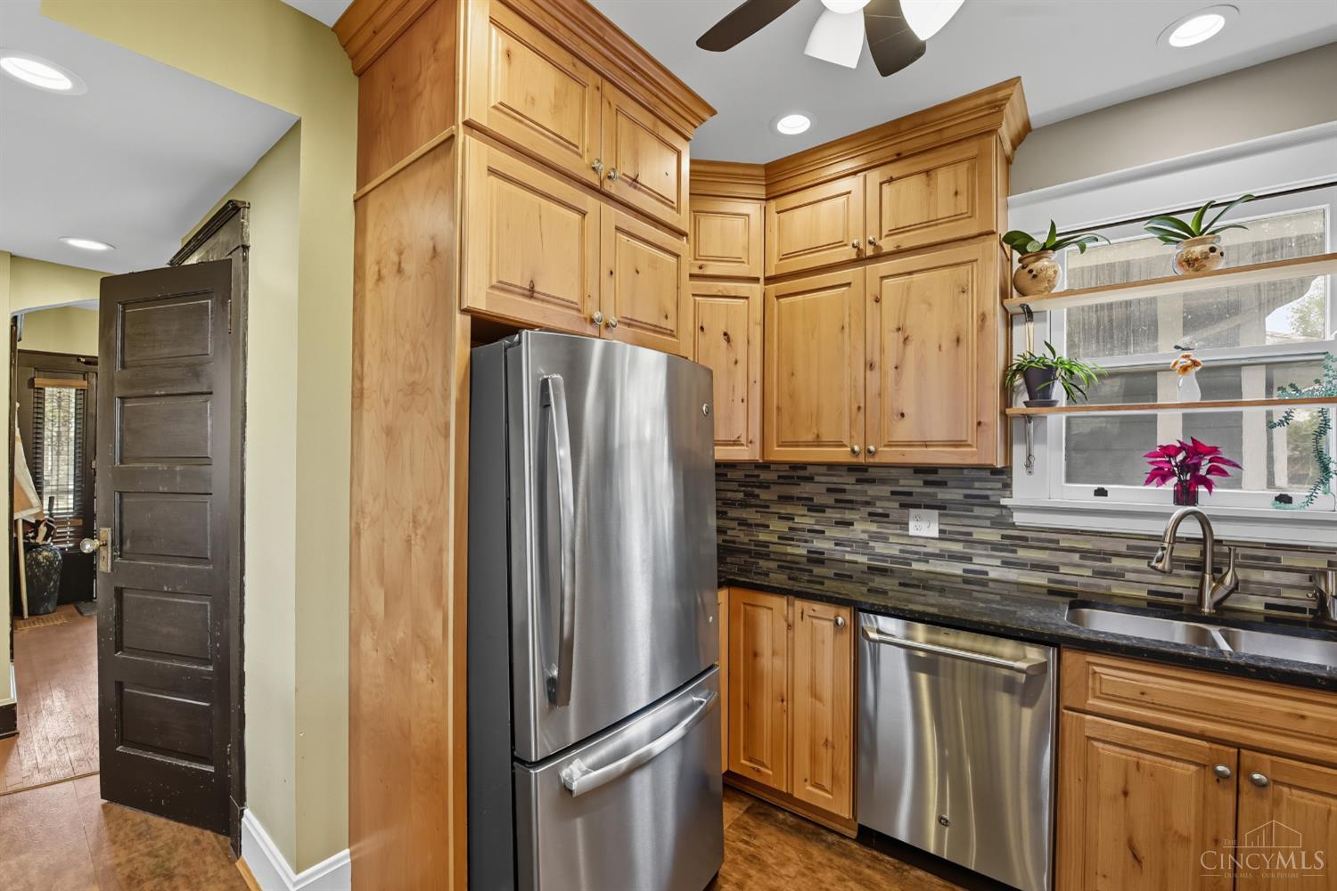 Cincinnati, Ohio, 45209, United States, 5 Bedrooms Bedrooms, ,2 BathroomsBathrooms,Residential,For Sale,1966693