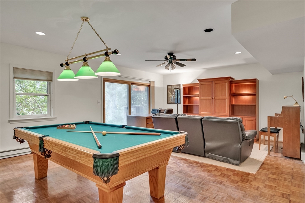 Waltham, Massachusetts, 02452, United States, 4 Bedrooms Bedrooms, ,4 BathroomsBathrooms,Residential,For Sale,1934478
