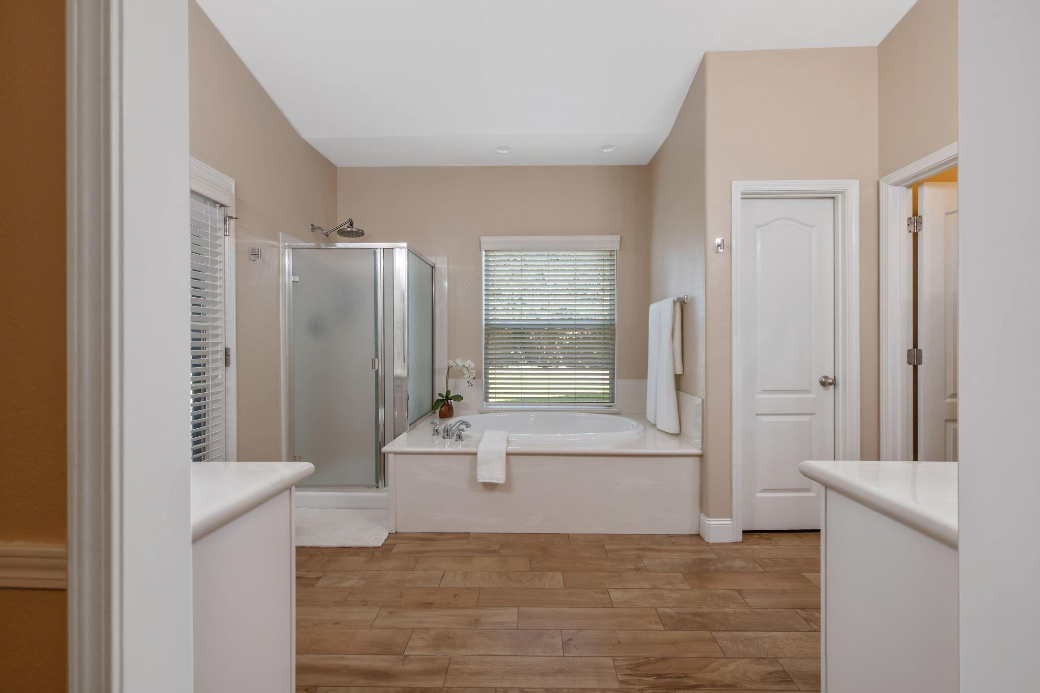 Visalia, California, 93291, United States, 3 Bedrooms Bedrooms, ,2 BathroomsBathrooms,Residential,For Sale,2013807