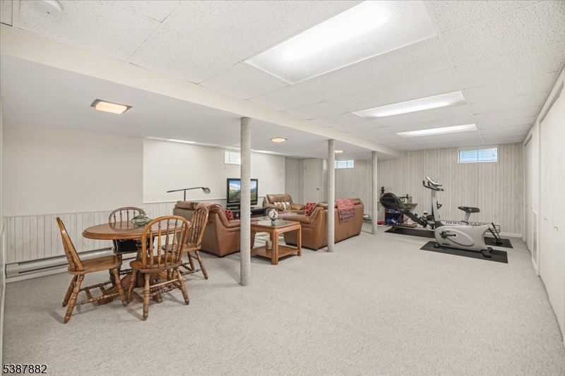 Clinton Twp., New Jersey, 08801, United States, 4 Bedrooms Bedrooms, ,3 BathroomsBathrooms,Residential,For Sale,1988137