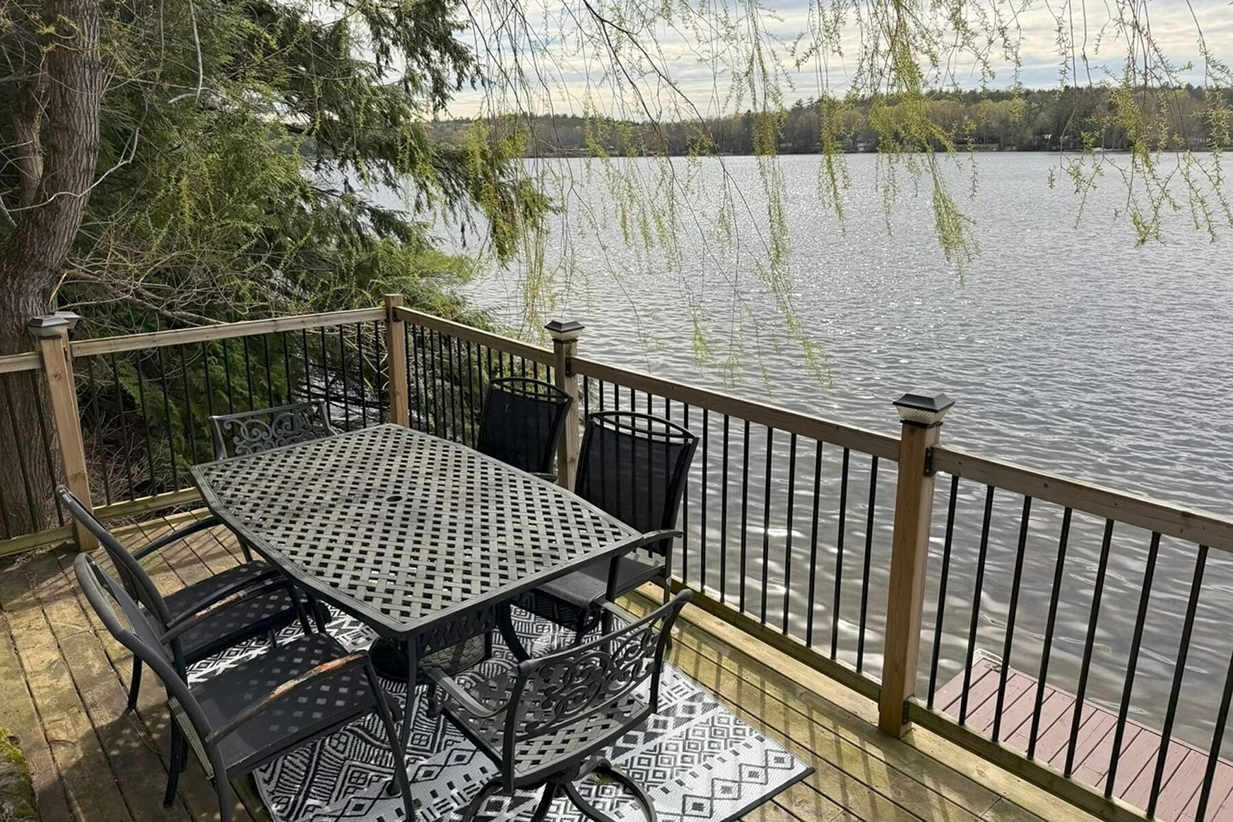  Charming Gem on Moore Lake - 物件實景