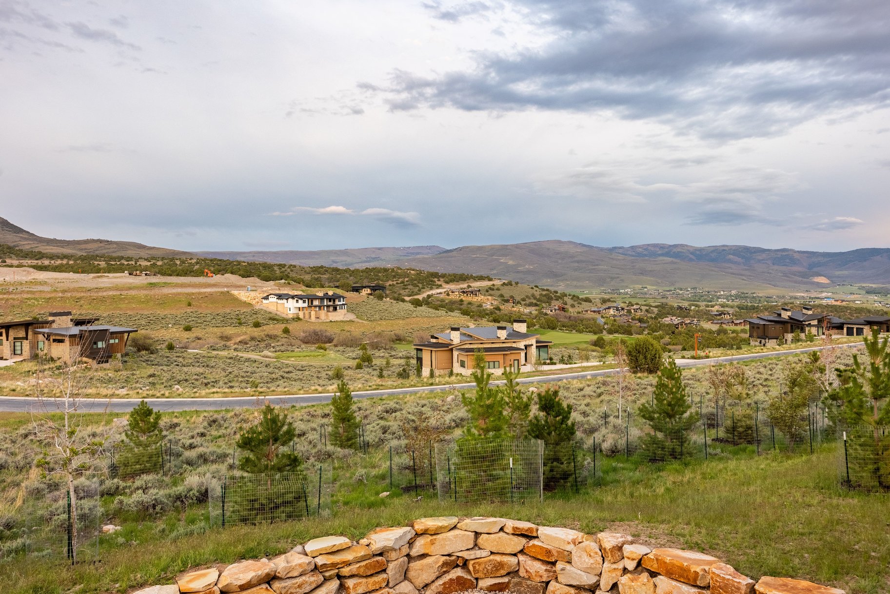 New Mountain Contemporary Home on Rare Double Lot with Timp Views - 物件實景