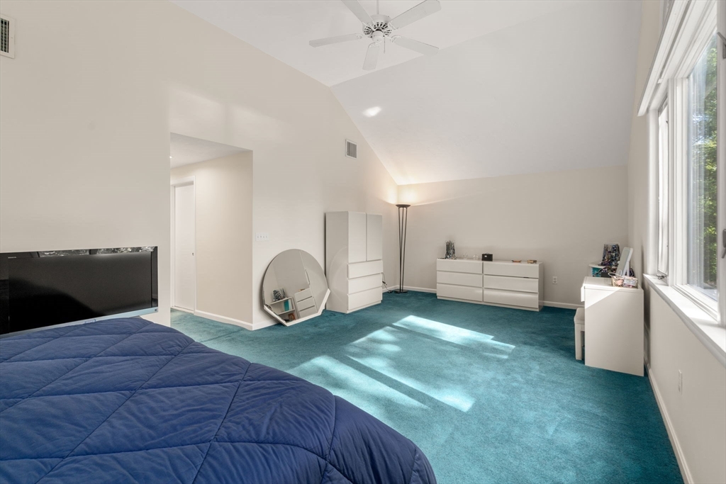 Newton, Massachusetts, 02459, United States, 5 Bedrooms Bedrooms, ,4 BathroomsBathrooms,Residential,For Sale,1939309