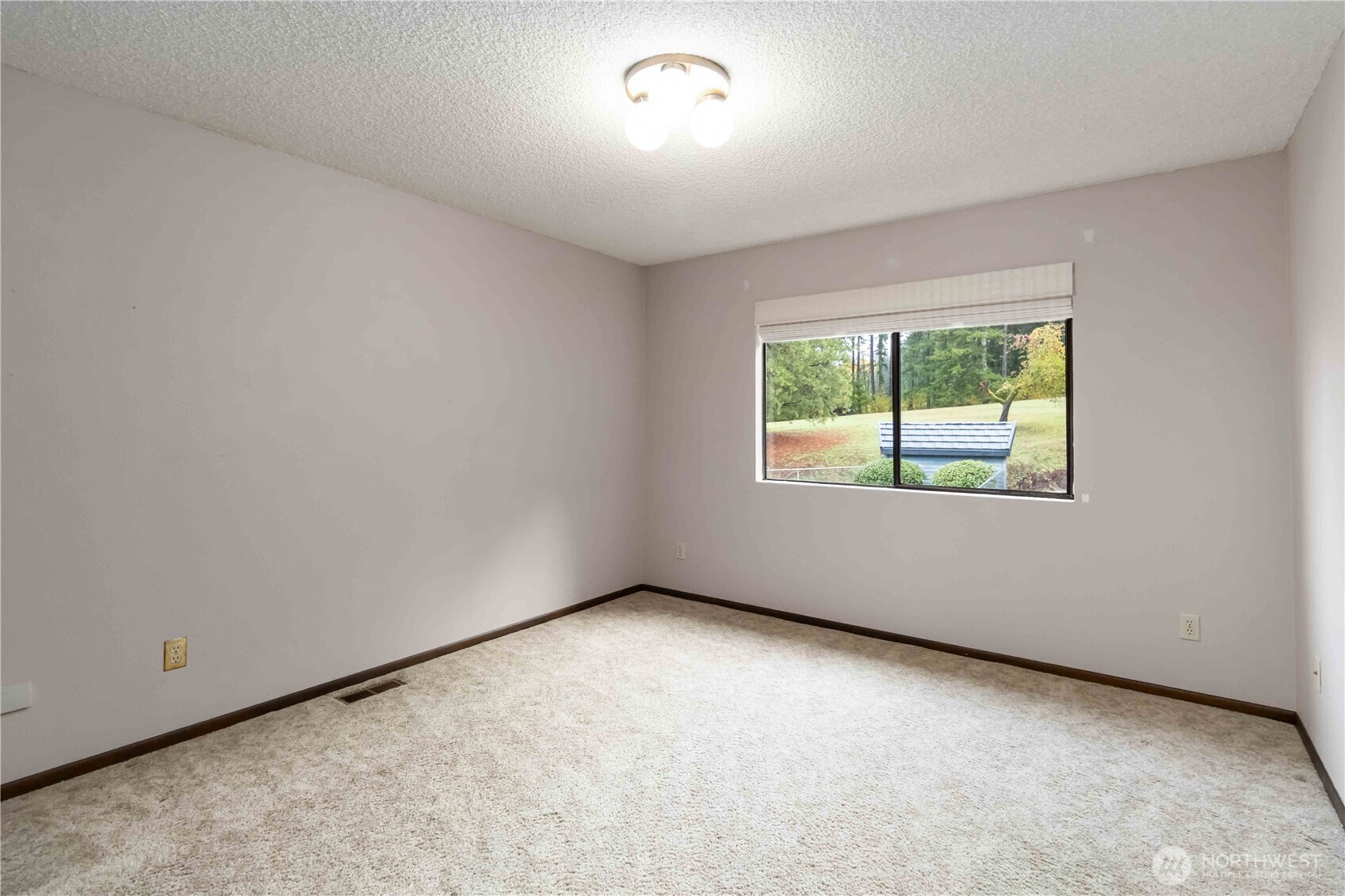 Longview, Washington, 98632, United States, 4 Bedrooms Bedrooms, ,2 BathroomsBathrooms,Residential,For Sale,1986535