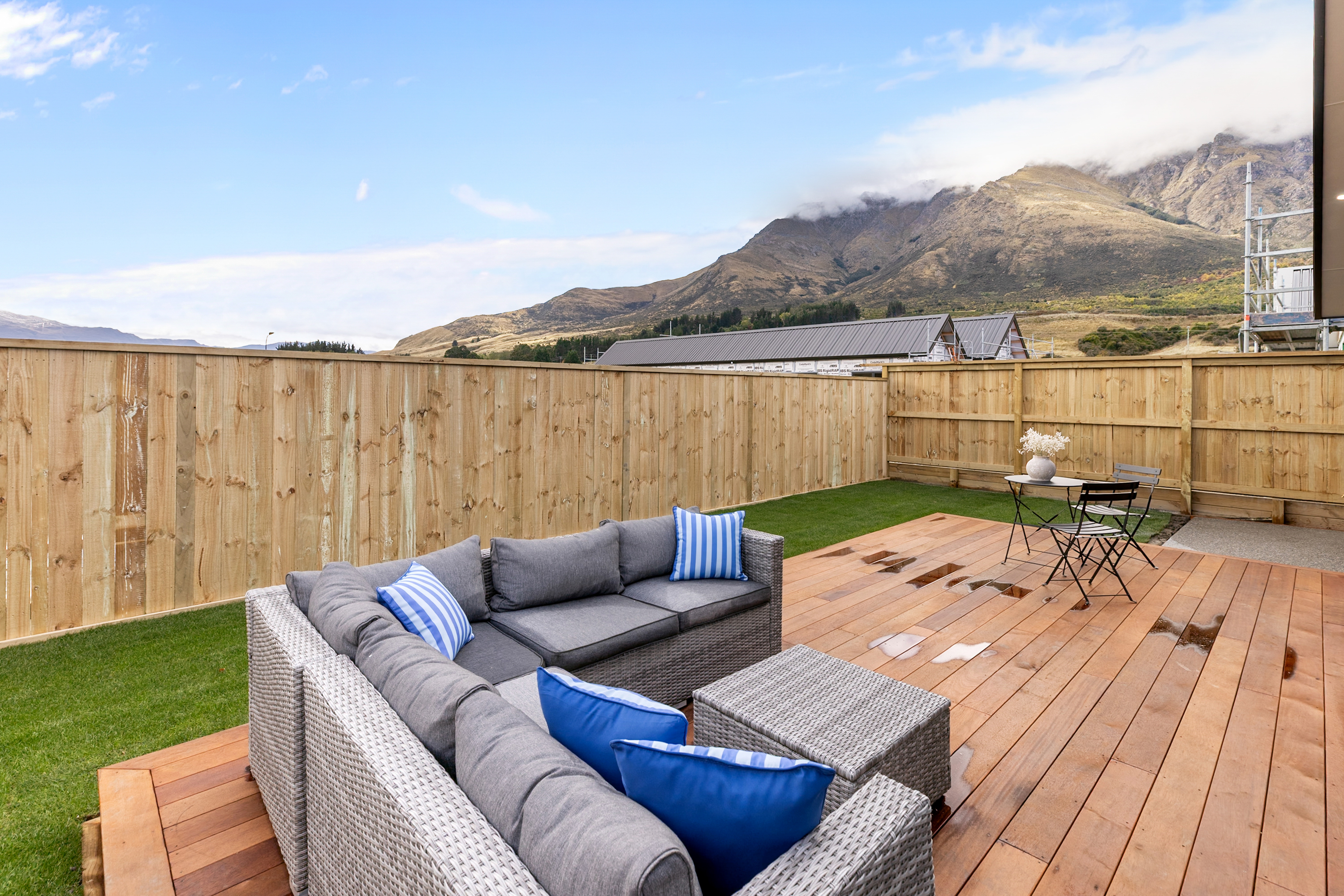  Home and Income - Done Brilliantly - 物件實景