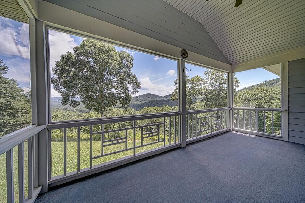 Blairsville, Georgia, 30512, United States, 5 Bedrooms Bedrooms, ,4 BathroomsBathrooms,Residential,For Sale,1770772