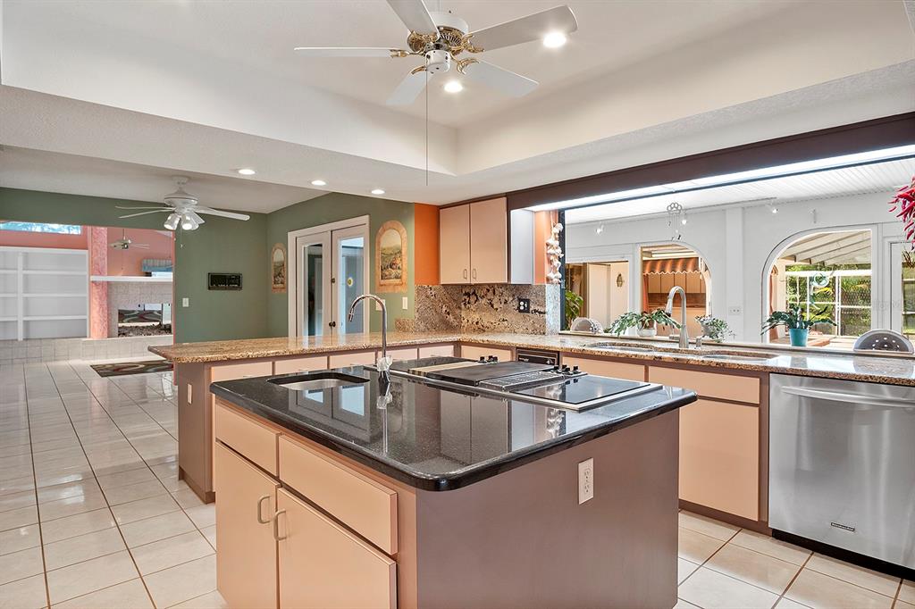 Weeki Wachee, Florida, 34607, United States, 4 Bedrooms Bedrooms, ,5 BathroomsBathrooms,Residential,For Sale,2009705