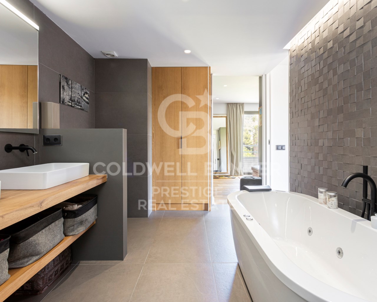 Barcelona, Catalonia, ES, 3 Bedrooms Bedrooms, ,3 BathroomsBathrooms,Residential,For Sale,1836858