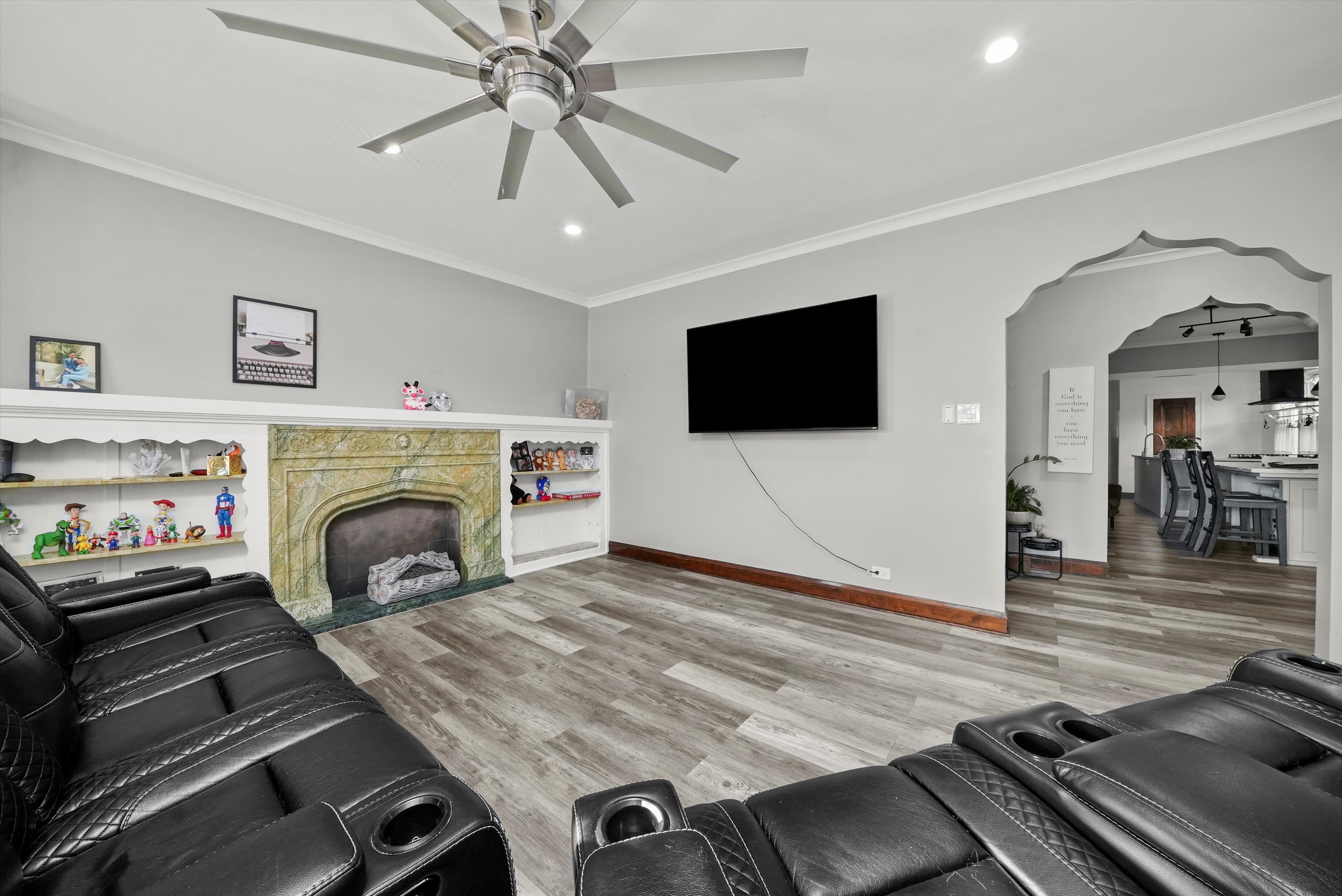 Chicago, Illinois, 60639, United States, 8 Bedrooms Bedrooms, ,3 BathroomsBathrooms,Residential,For Sale,1986101