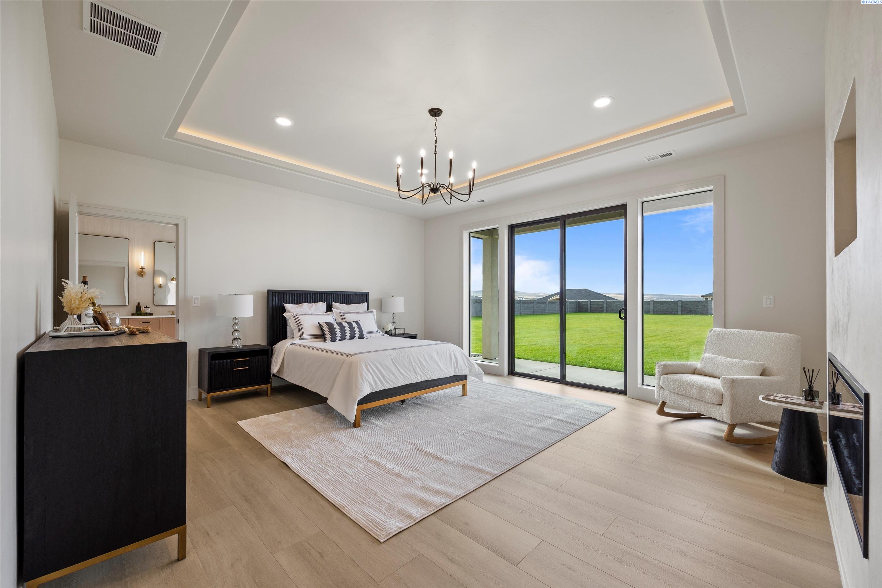 Kennewick, Washington, 99338, United States, 4 Bedrooms Bedrooms, ,4 BathroomsBathrooms,Residential,For Sale,1993366