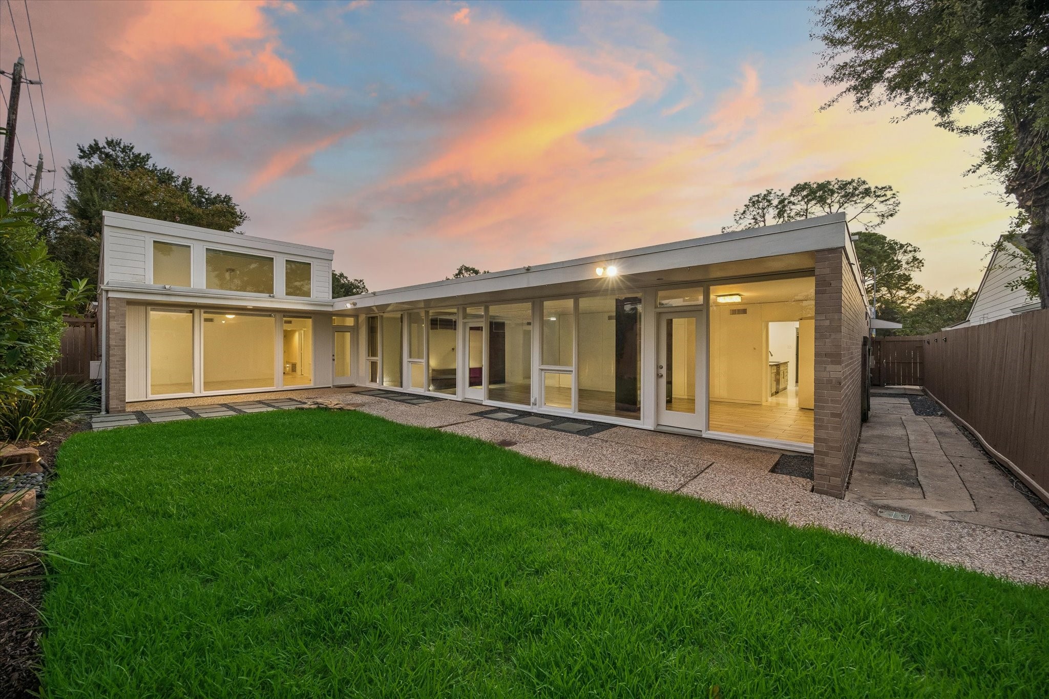  2003 Briarmead Drive - 物件實景