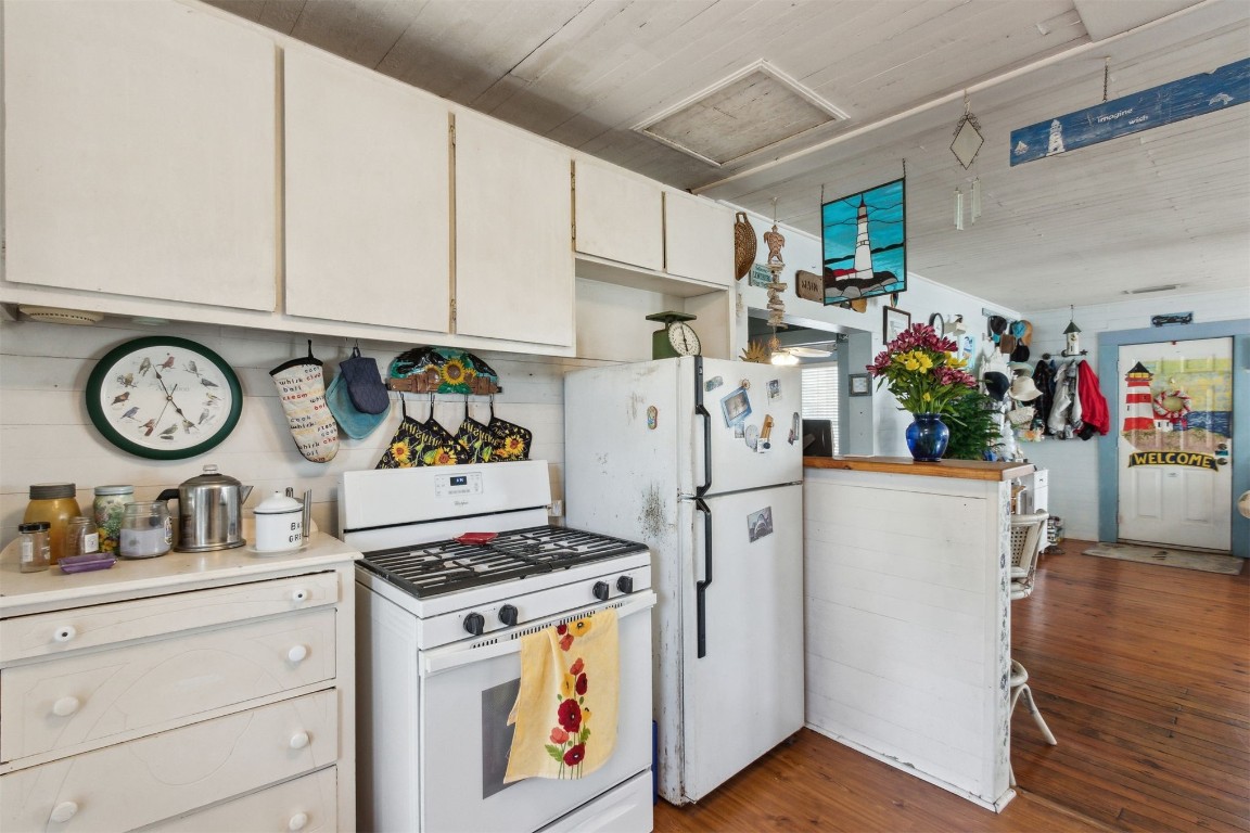Fernandina Beach, Florida, 32034, United States, 4 Bedrooms Bedrooms, ,2 BathroomsBathrooms,Residential,For Sale,1721923