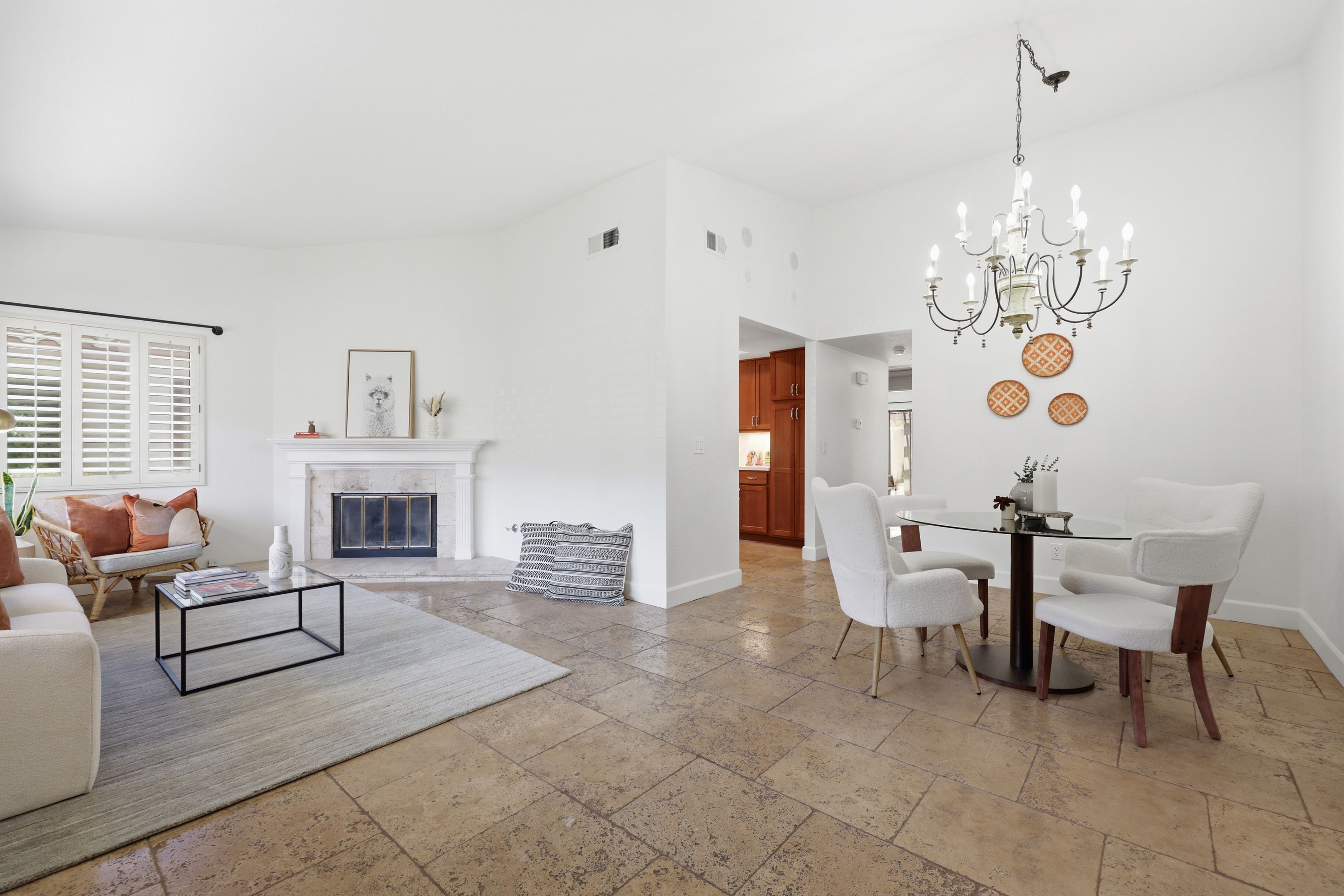  Charming End-Unit in Ojai - 物件實景