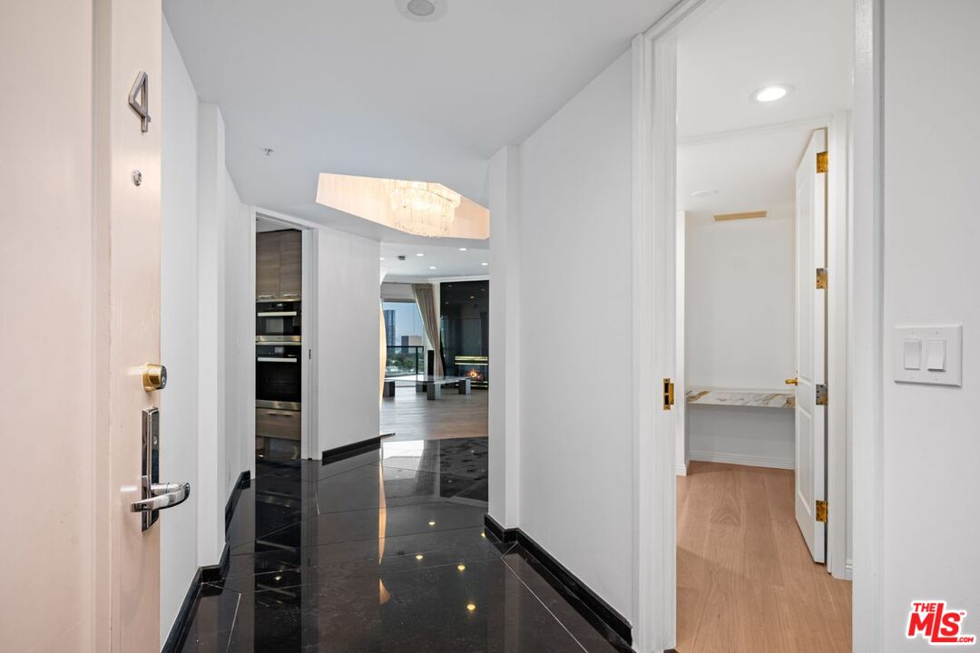 Los Angeles, California, 90024, United States, 3 Bedrooms Bedrooms, ,3 BathroomsBathrooms,Residential,For Sale,1949652