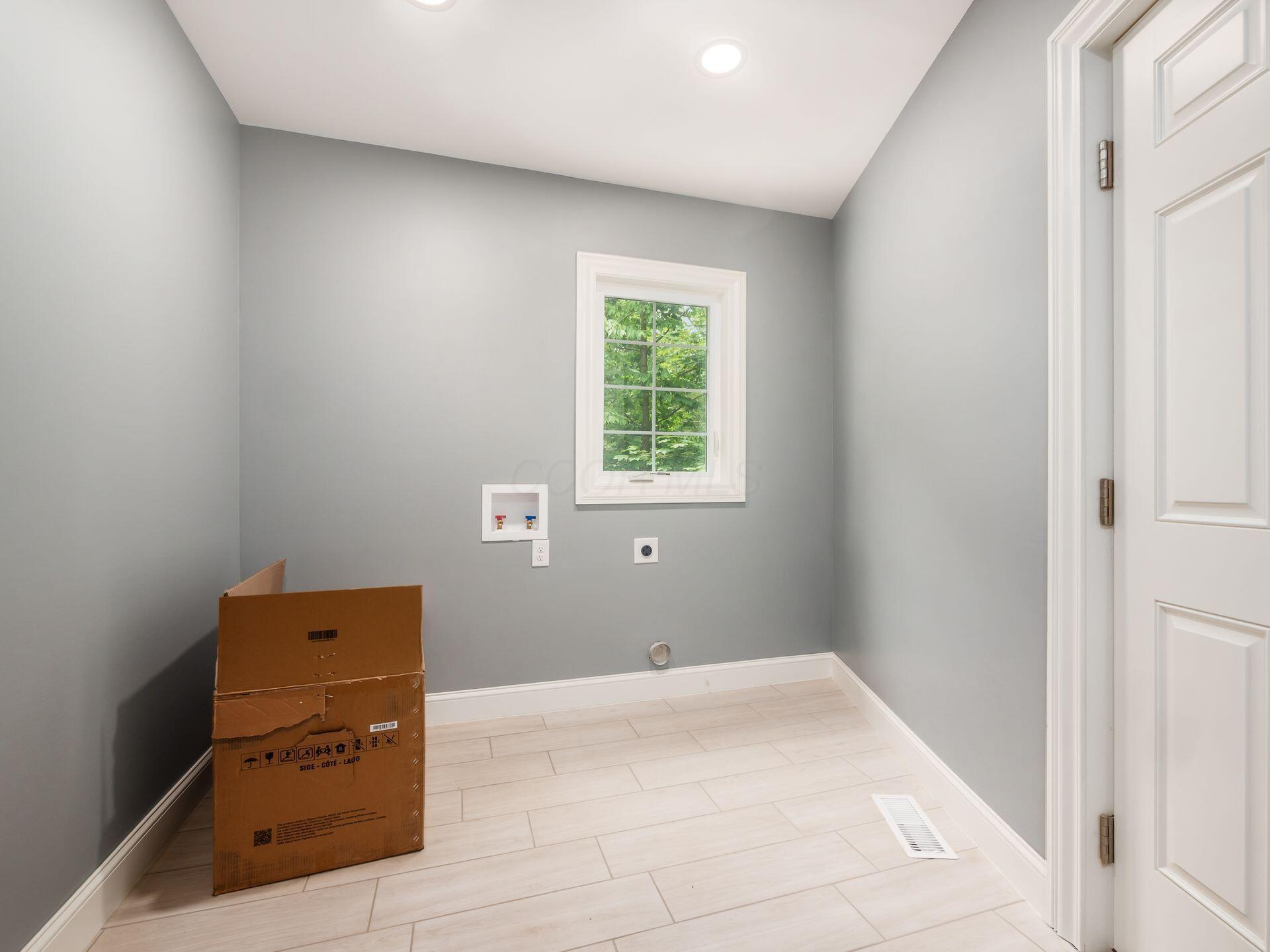 Columbus, Ohio, 43202, United States, 5 Bedrooms Bedrooms, ,4 BathroomsBathrooms,Residential,For Sale,1988321