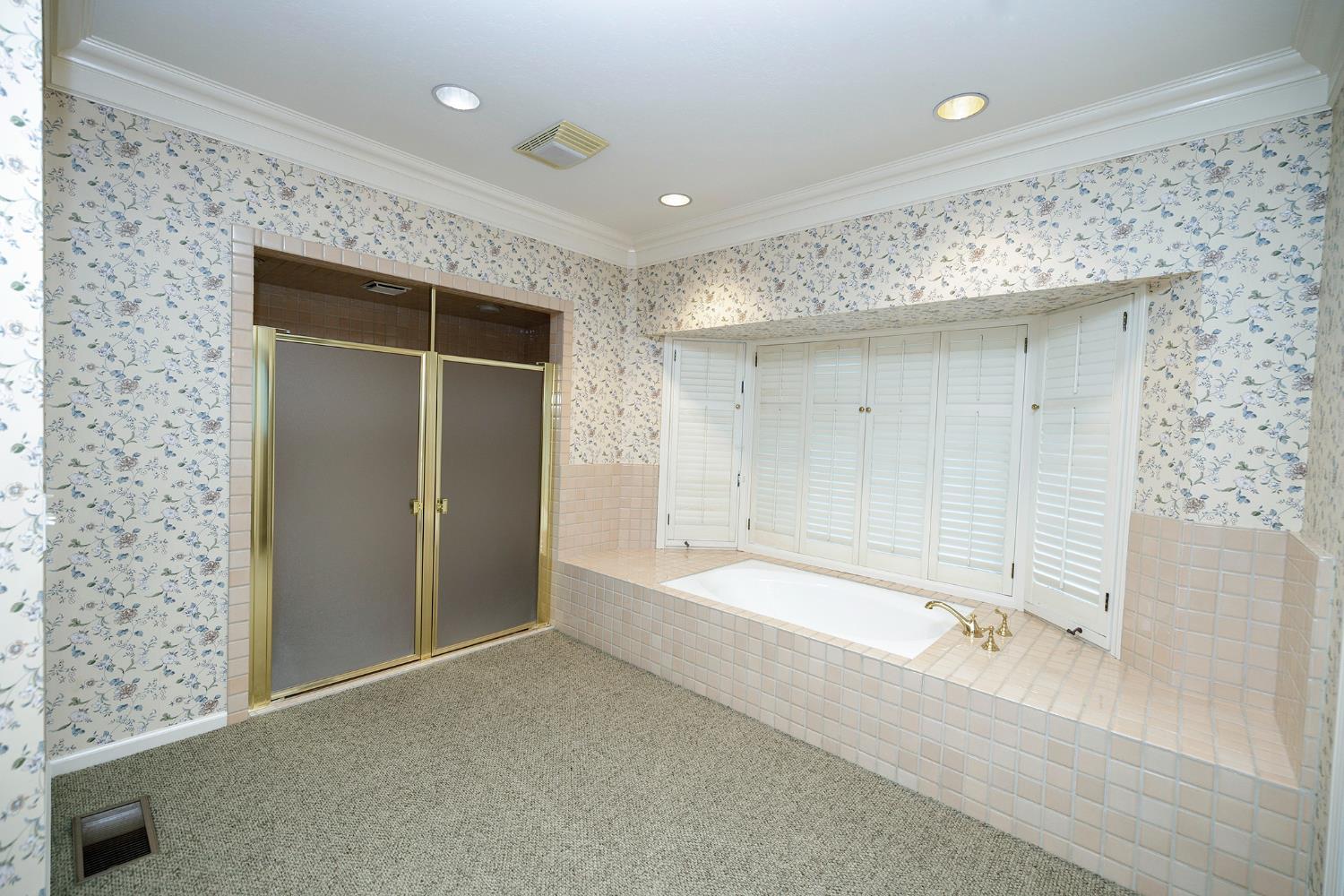 Turlock, California, 95380, United States, 4 Bedrooms Bedrooms, ,5 BathroomsBathrooms,Residential,For Sale,1992358