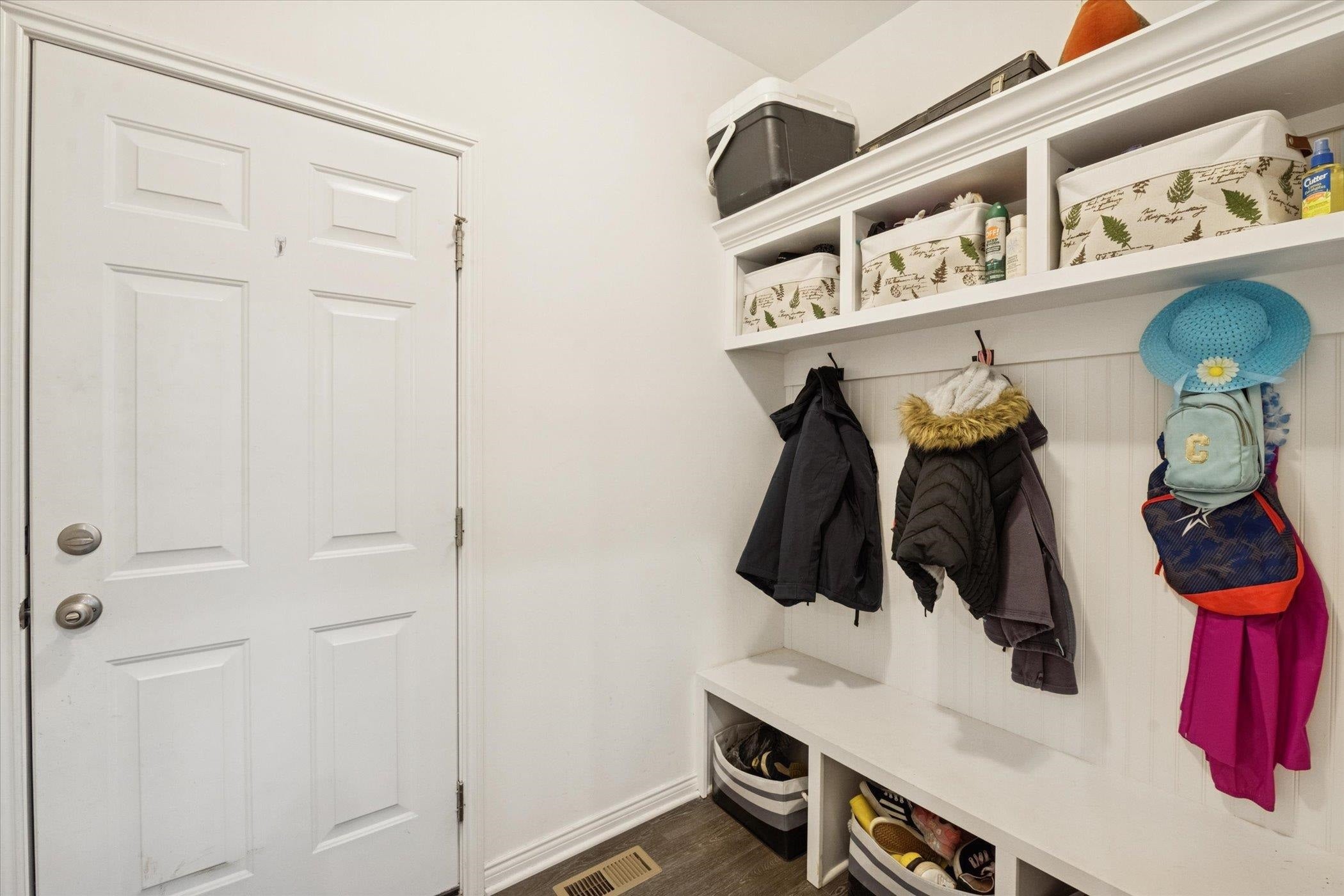 Ortonville, Michigan, 48462, United States, 5 Bedrooms Bedrooms, ,3 BathroomsBathrooms,Residential,For Sale,2008578