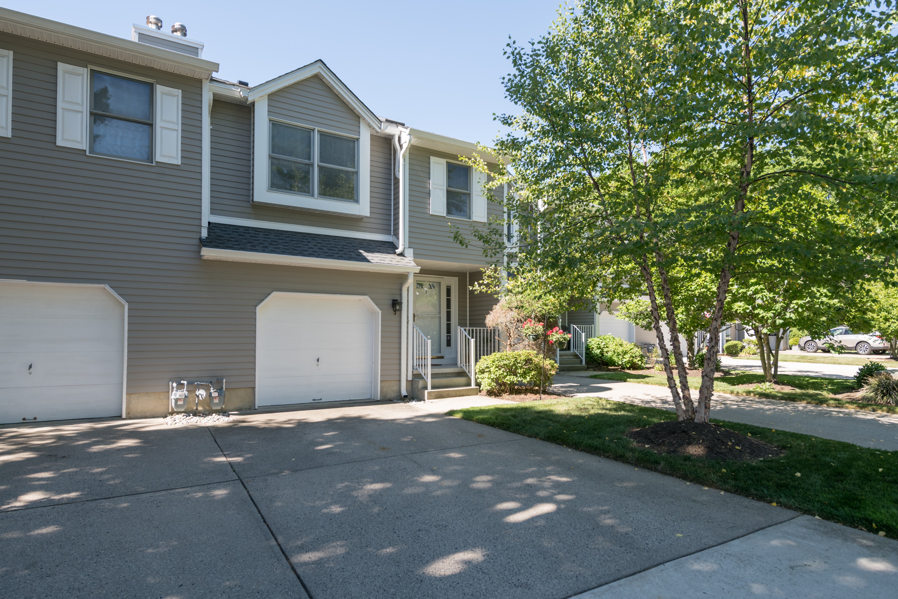  3-bedroom, 2.5-bath townhome in Little Silver - 物件實景