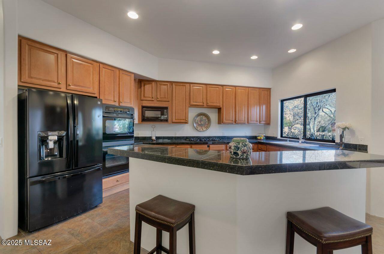 Tucson, Arizona, 85712, United States, 4 Bedrooms Bedrooms, ,4 BathroomsBathrooms,Residential,For Sale,1850331