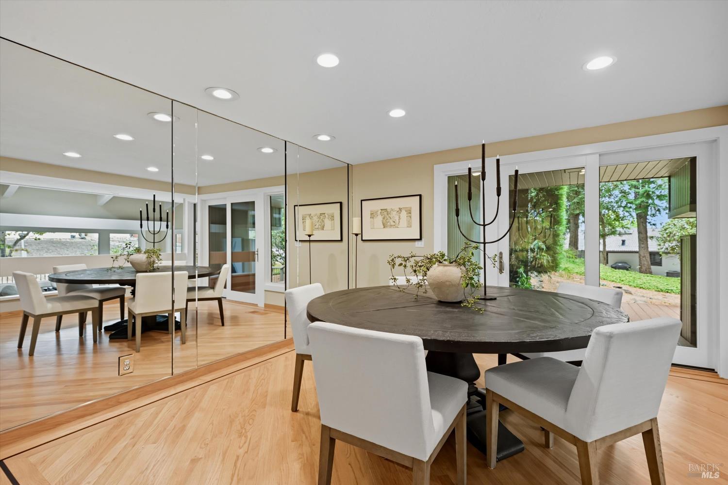 Napa, California, 94558, United States, 3 Bedrooms Bedrooms, ,3 BathroomsBathrooms,Residential,For Sale,1991086